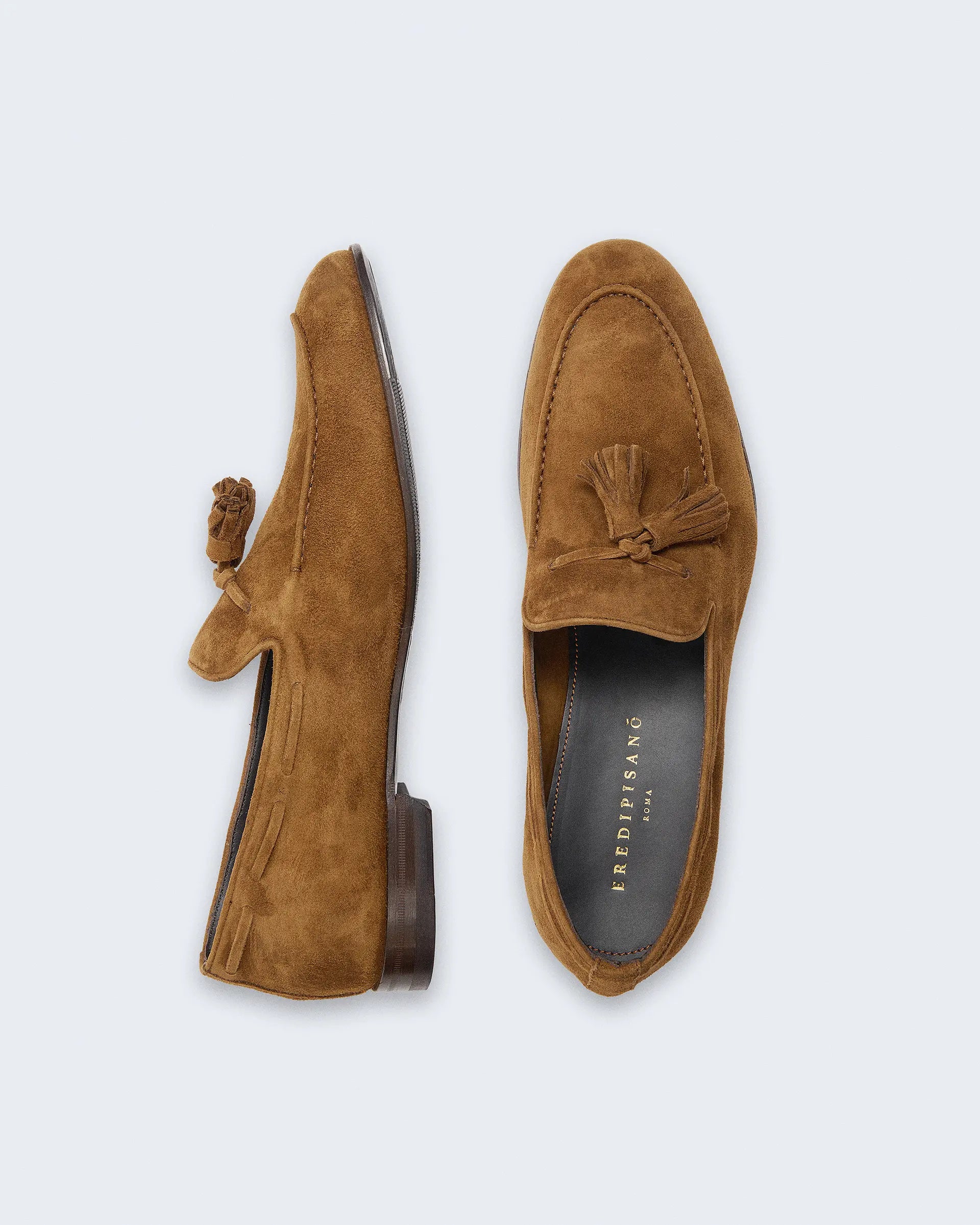 Moccasin with walnut tassels in light suede