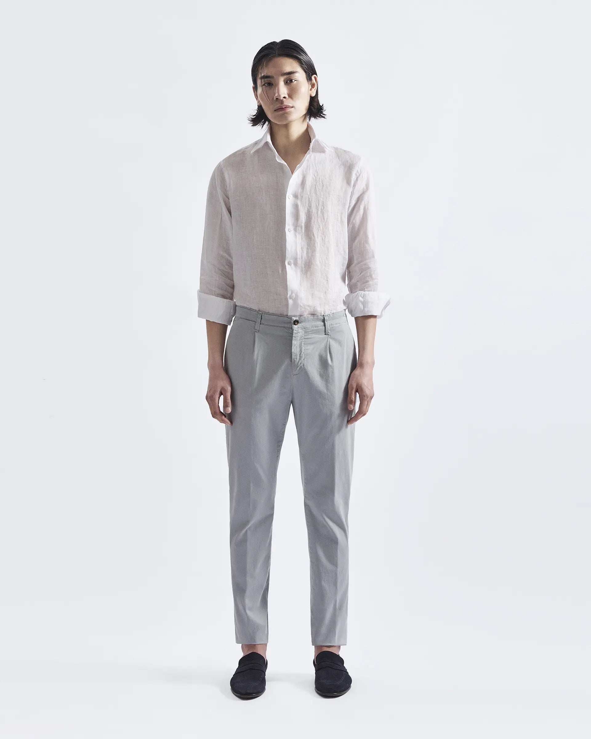 Gray trousers with tencel and stretch cotton pleats