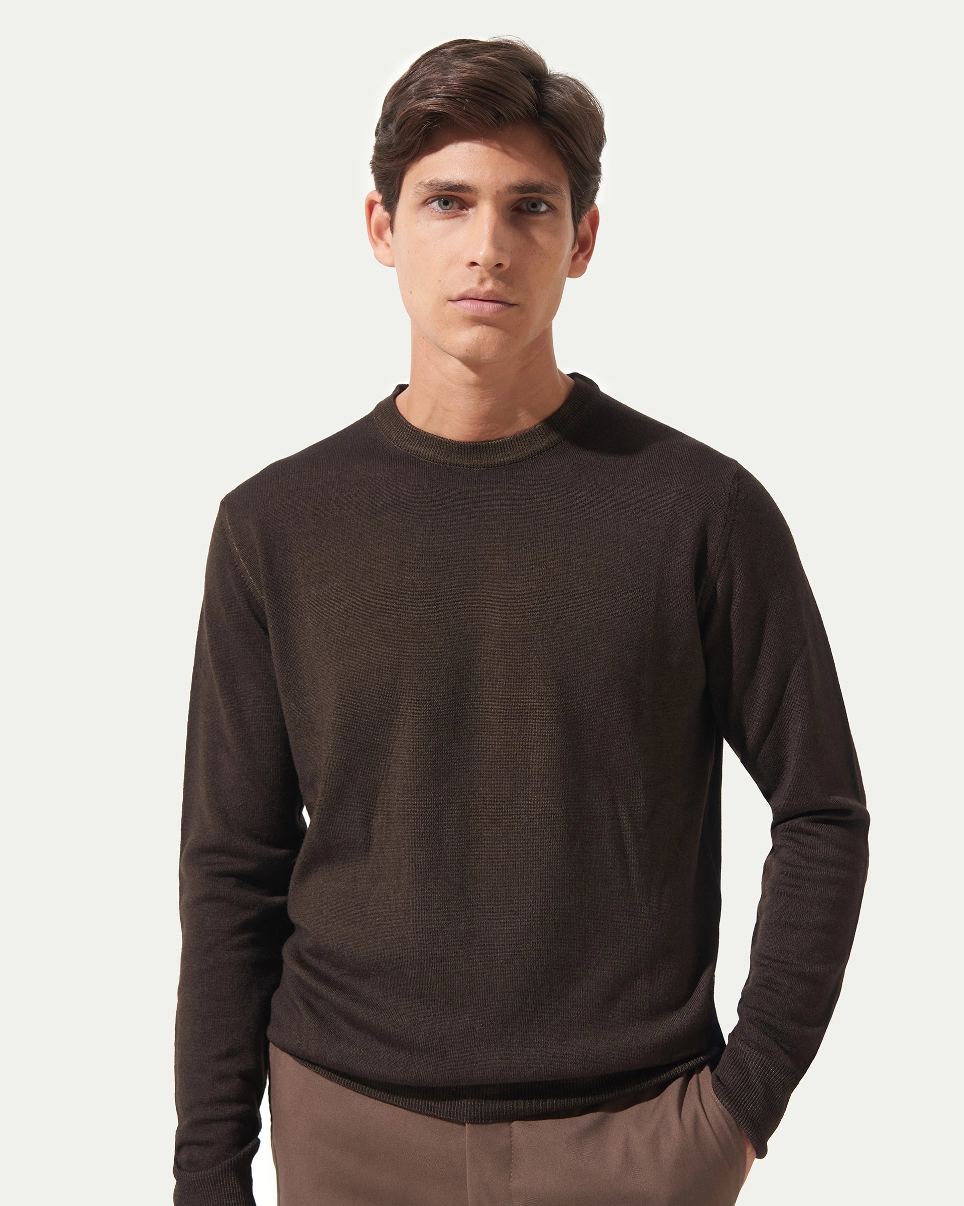 Girocollo Marrone in pura lana merino extrafine finezza 12