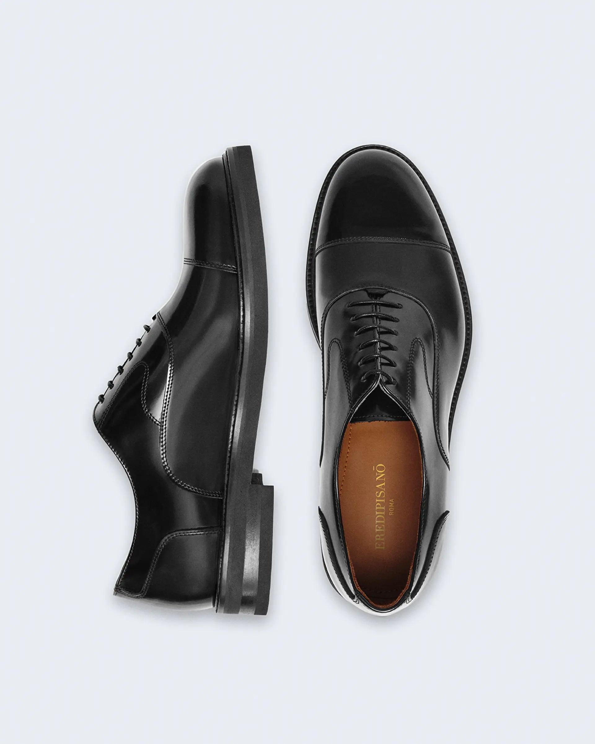 Oxford lace-up in black brushed calfskin