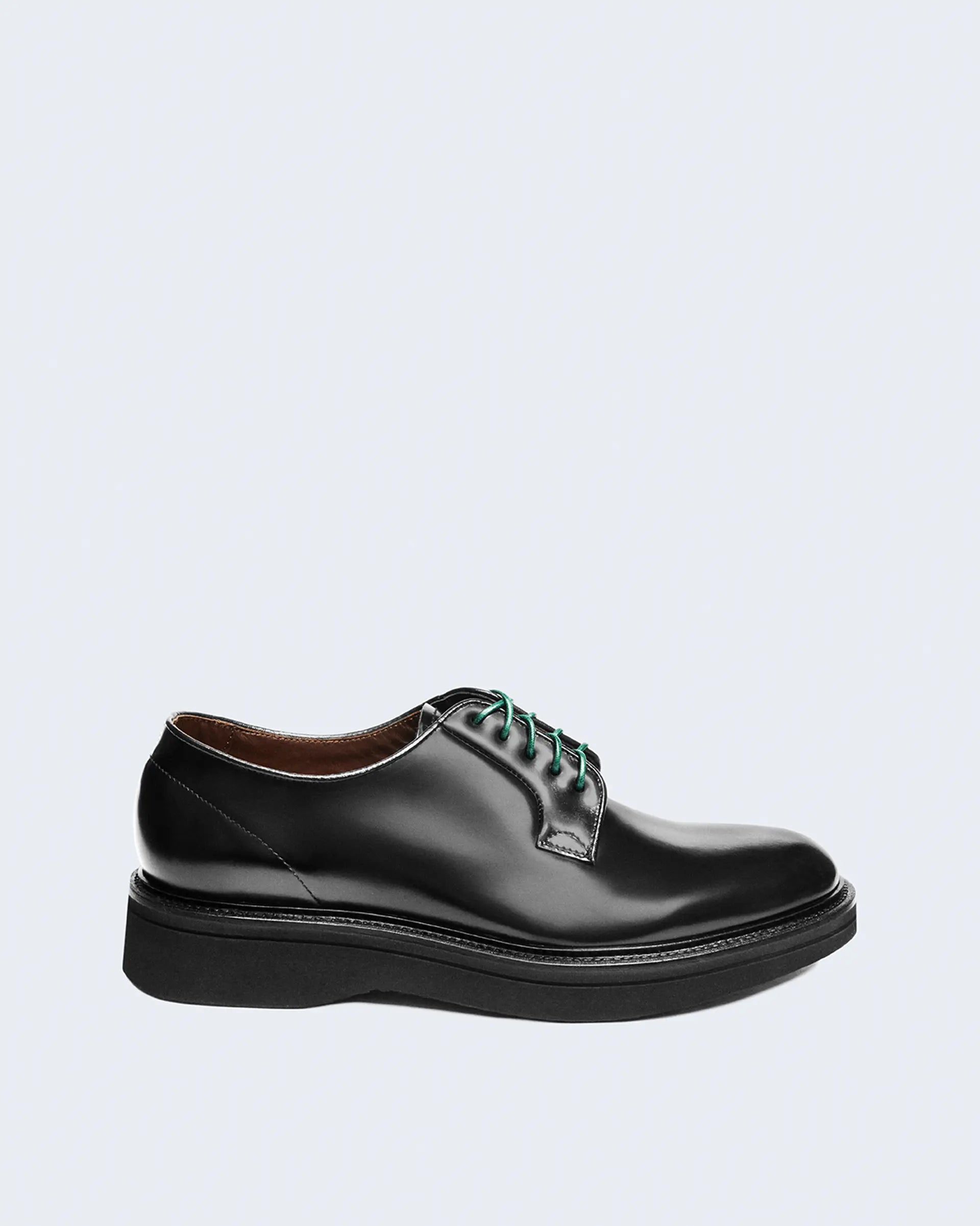 Derby lace-up in black polished leather