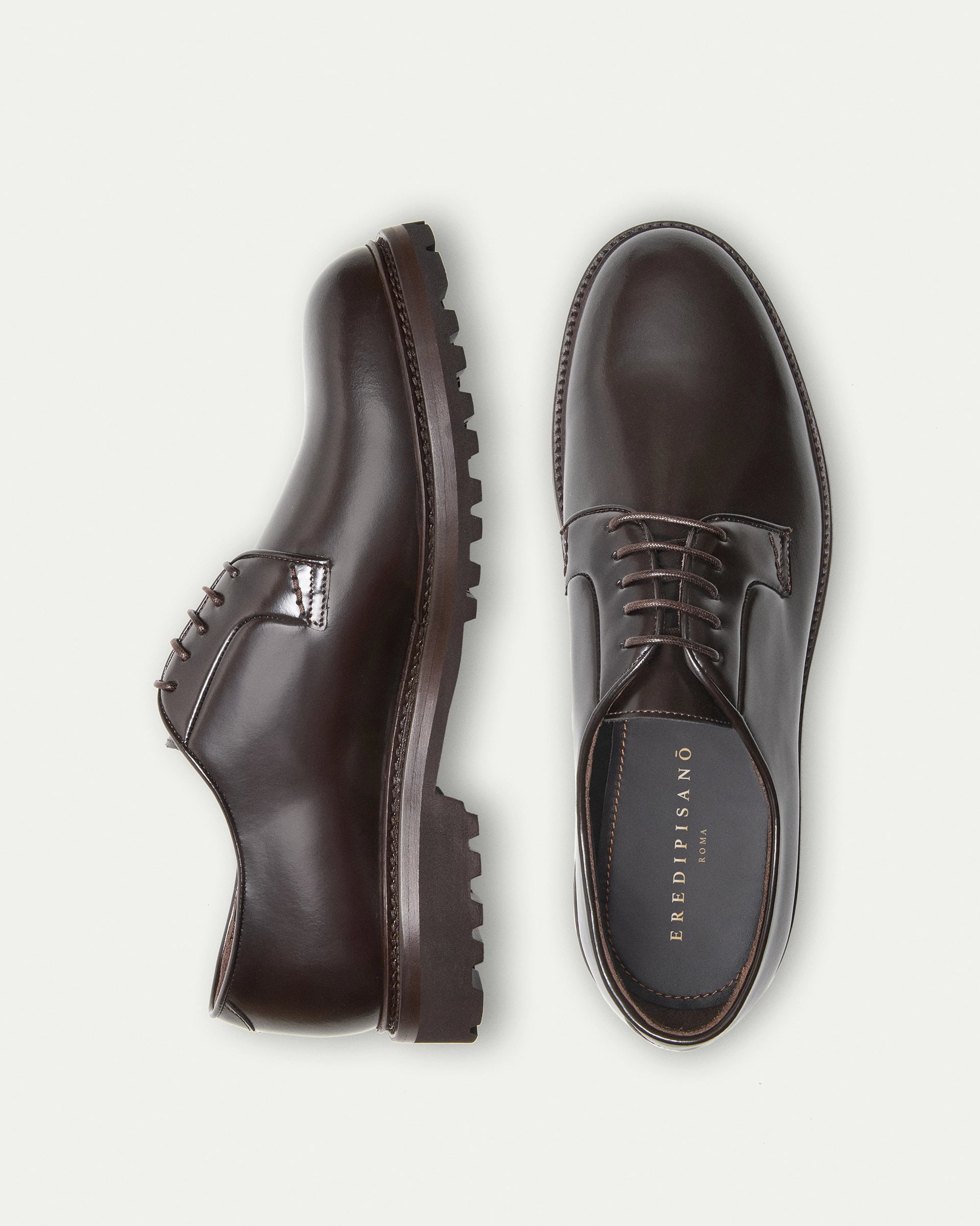 Stringata derby marrone in pelle di vitello