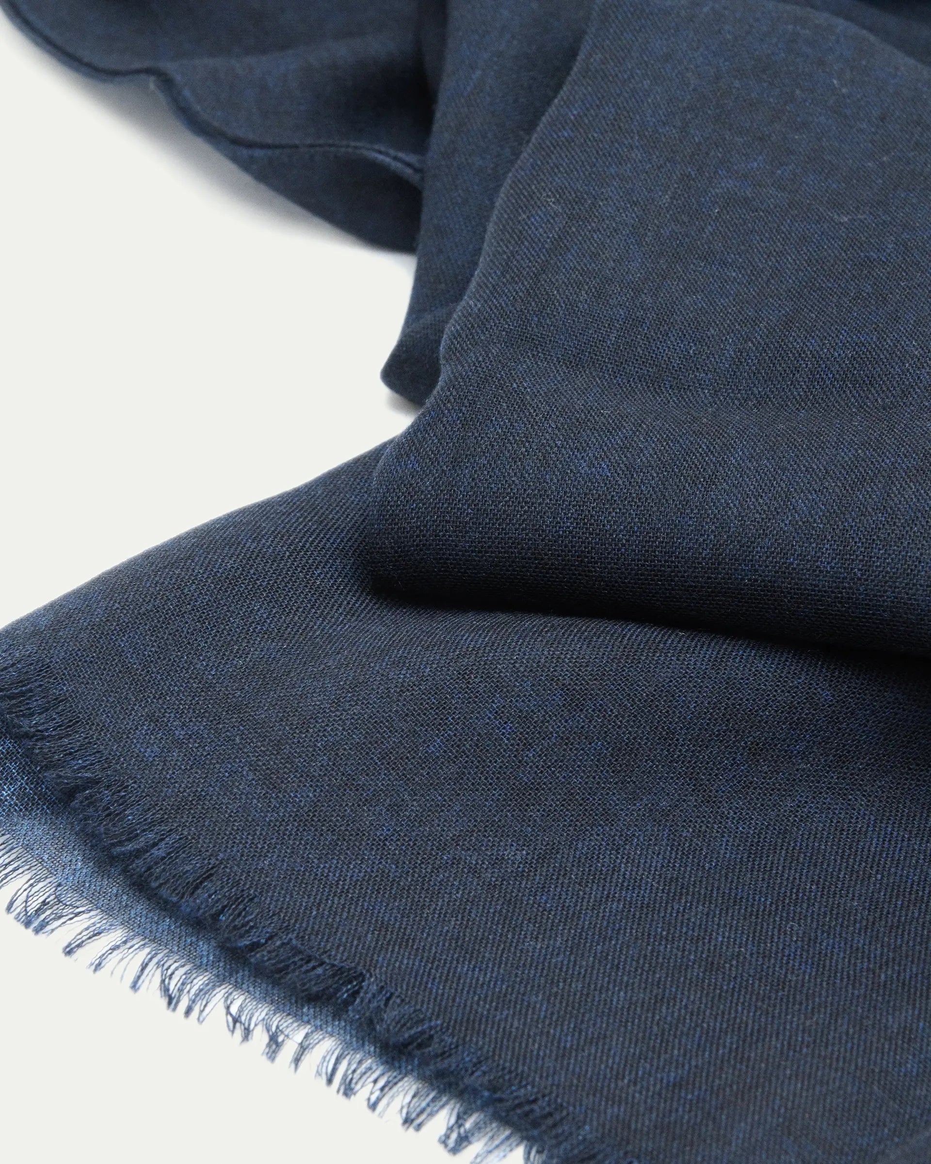 Sciarpa blu in lana e seta