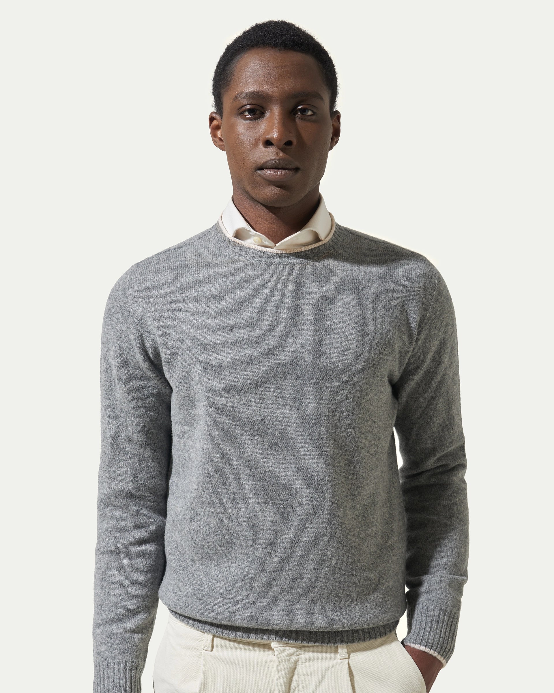 Girocollo profilato grigio finezza 7 in pura lana merinos extrafine