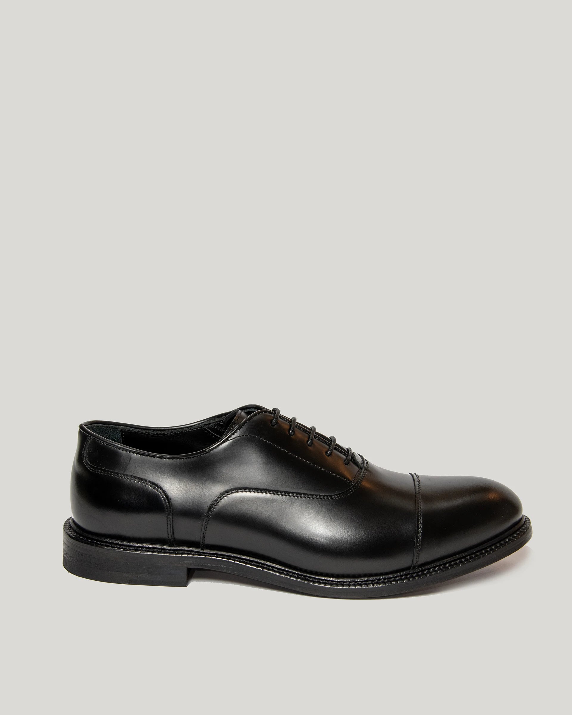 Black Oxford lace-up in calfskin
