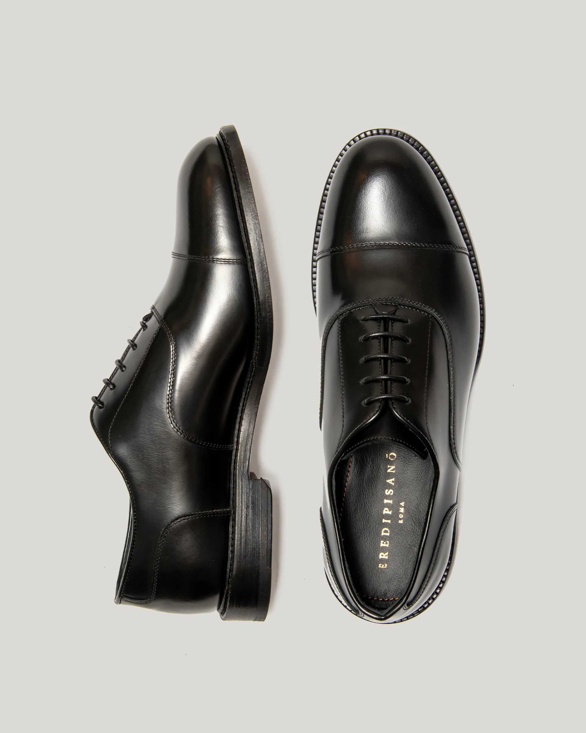 Black Oxford lace-up in calfskin