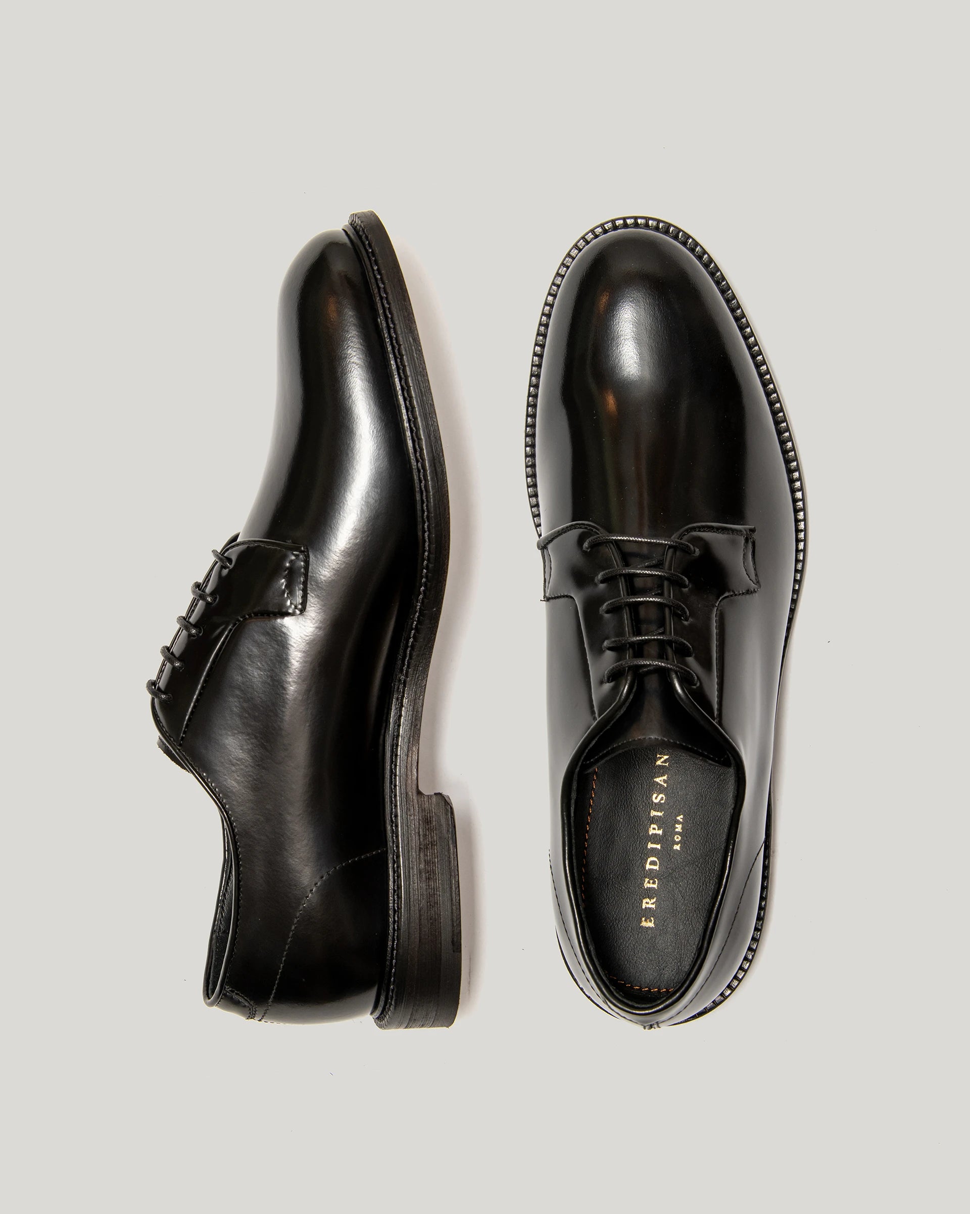 Black Oxford lace-up in calfskin