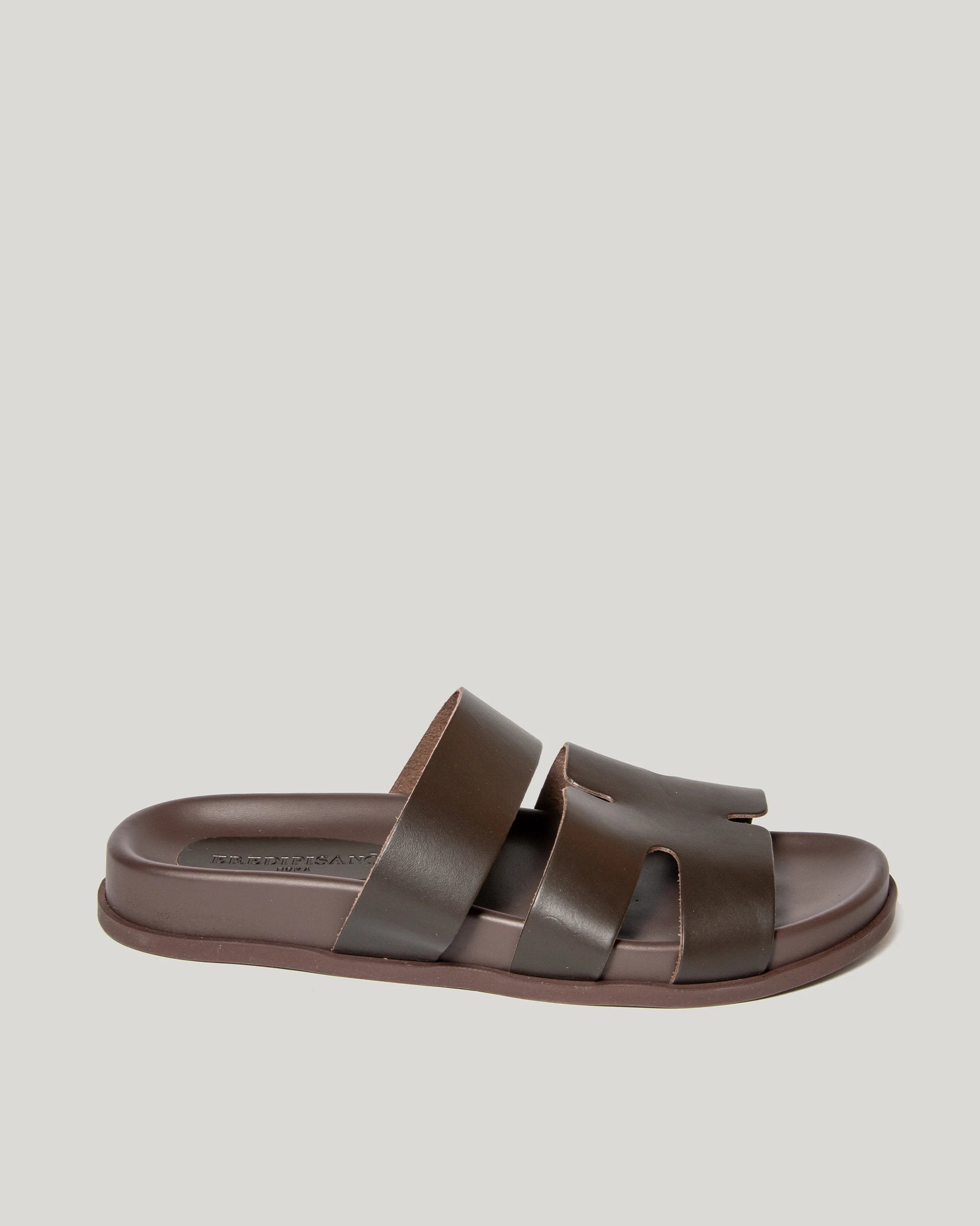 Sandalo marrone in pelle a fasce incrociate