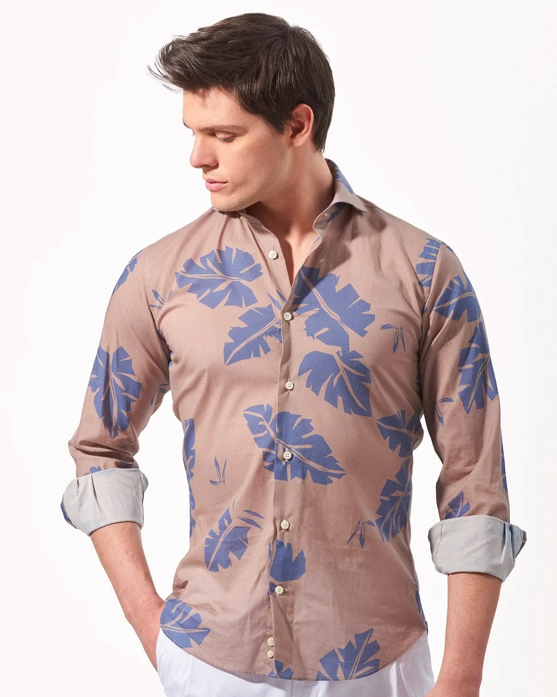 Slim fit pattern multicolor shirt with cutaway collar