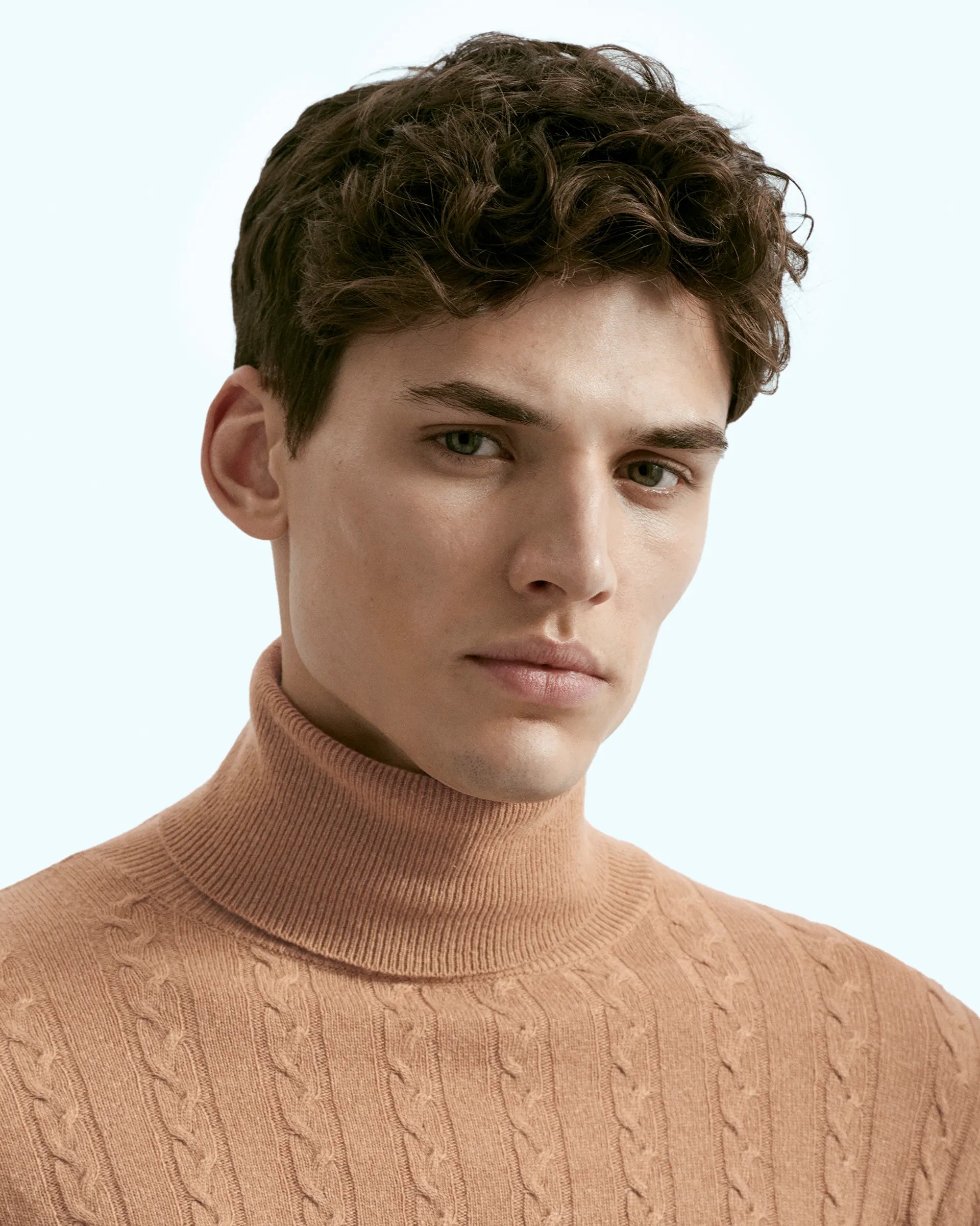 Anthracite turtleneck in cashmere blend with braided workmanship