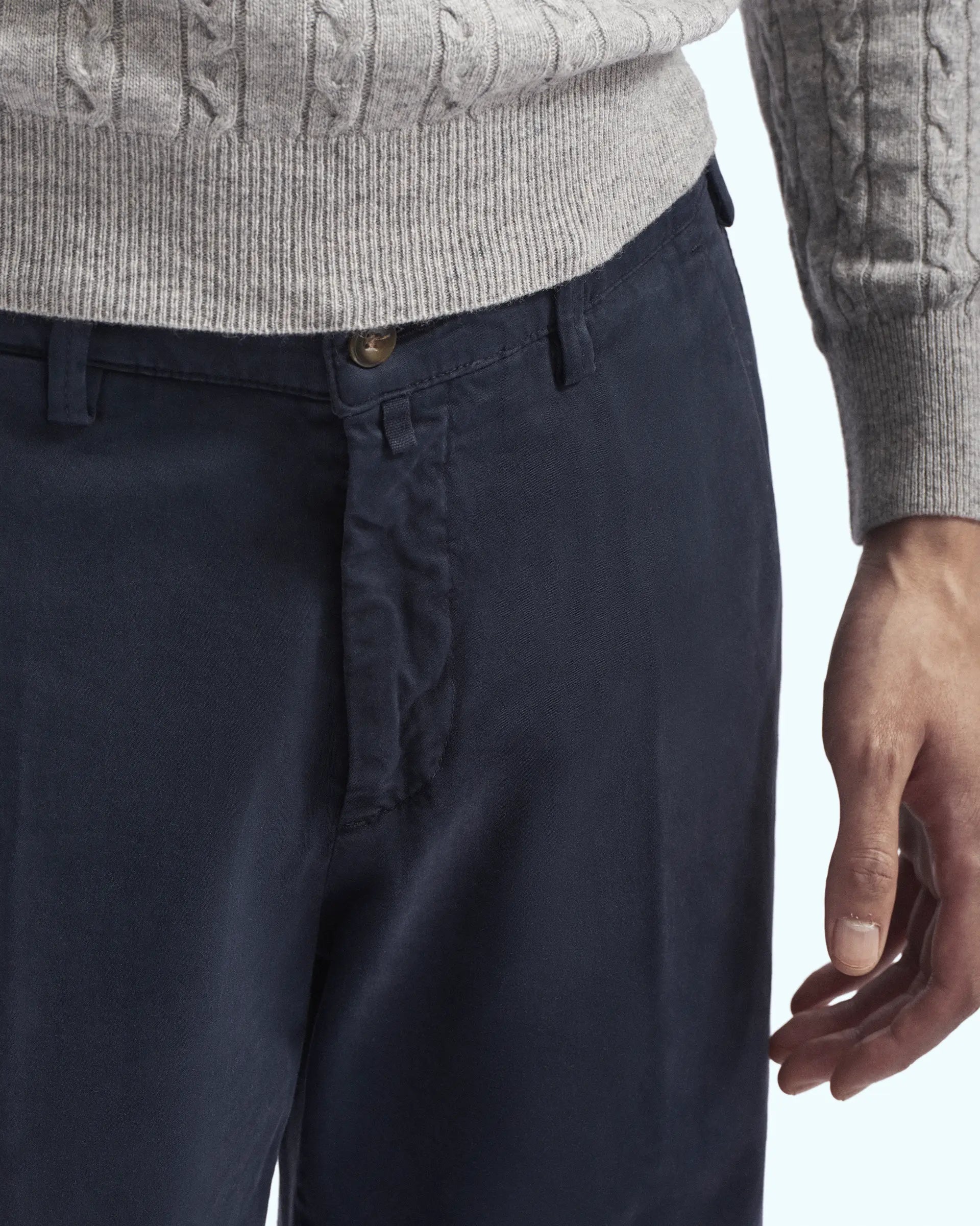 Pantalone blu in raso di cotone comfort stretch