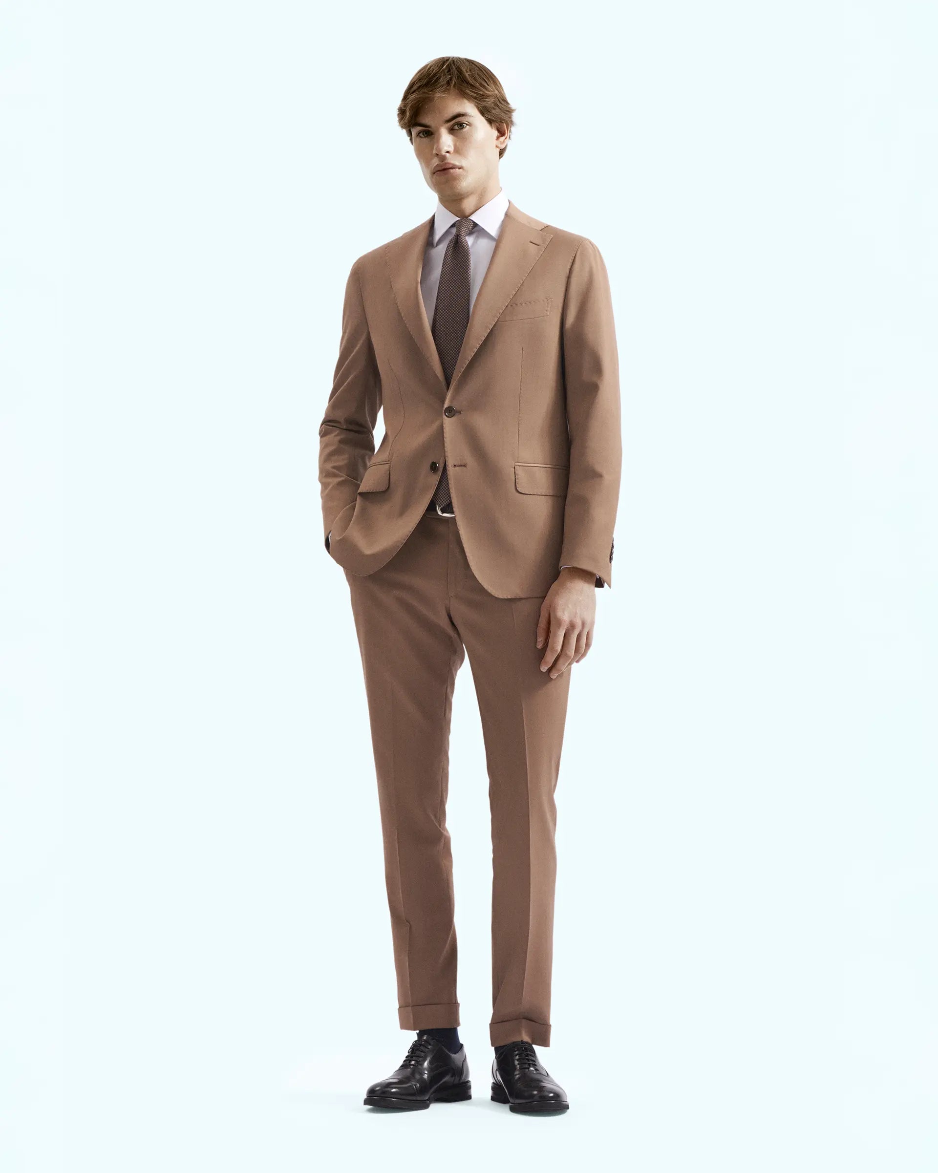 Beige suit in stretch wool from Lanificio Zignone