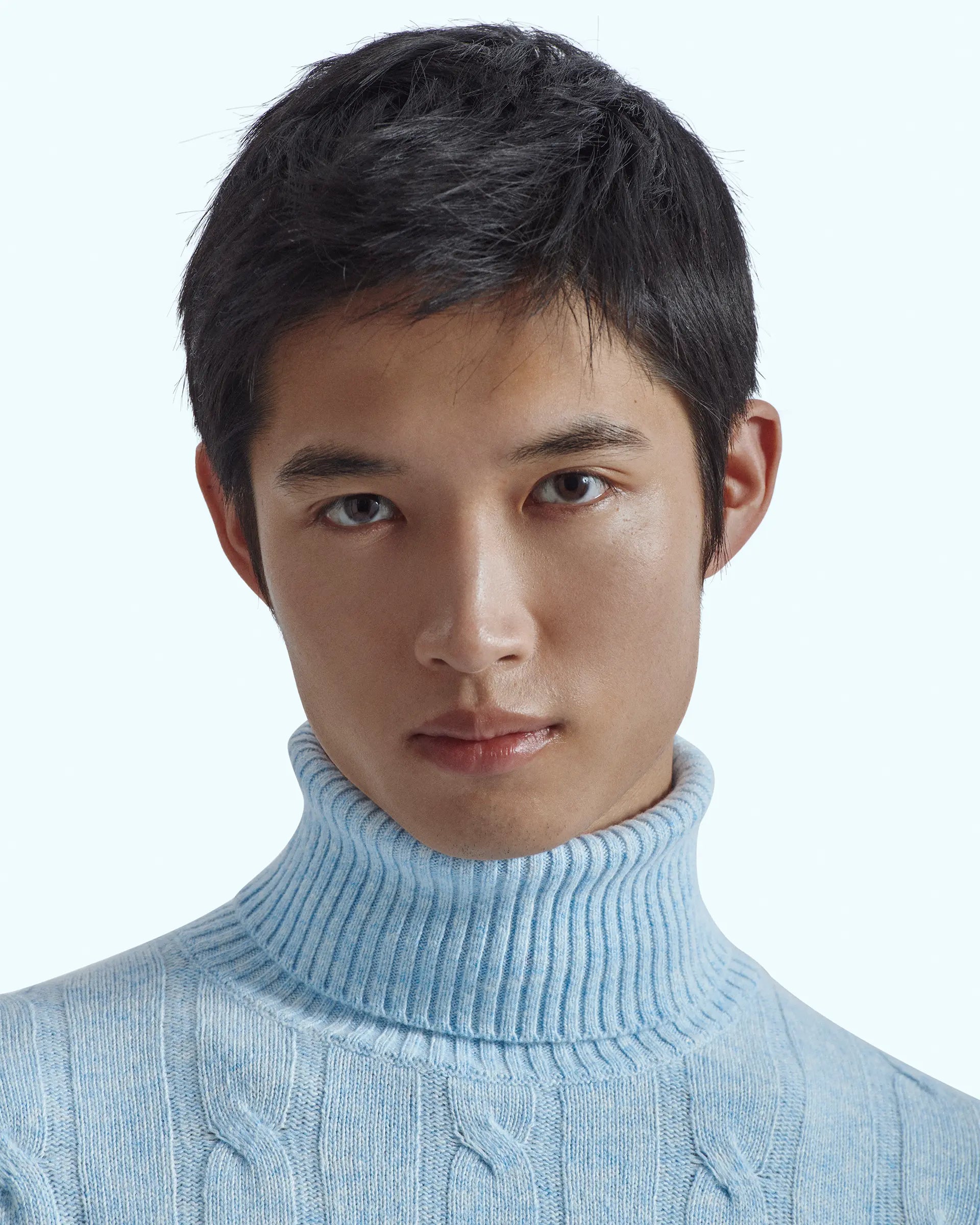 Sky turtleneck in cashmere blend with cable knit