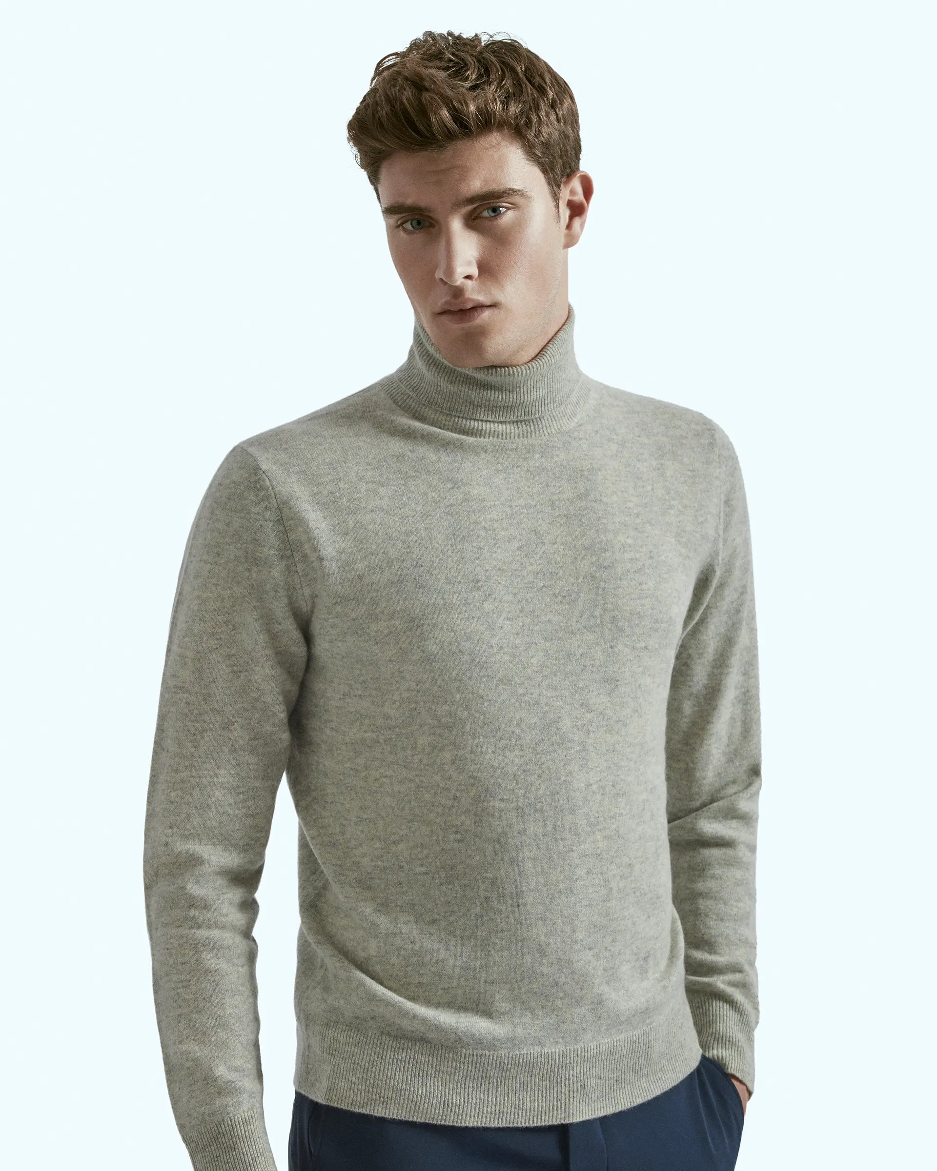 Gray turtleneck in pure cashmere