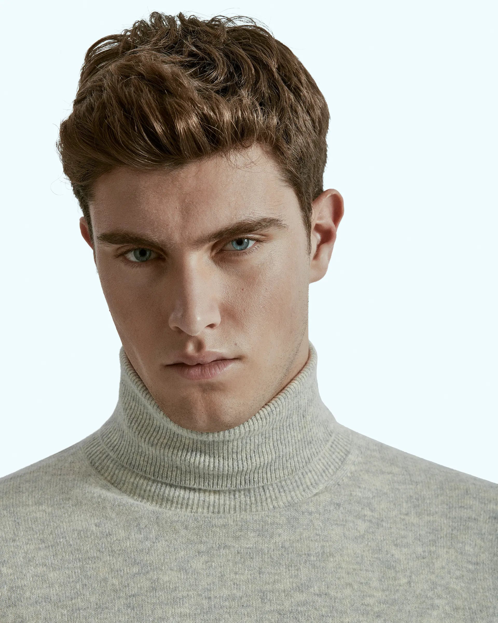 Gray turtleneck in pure cashmere