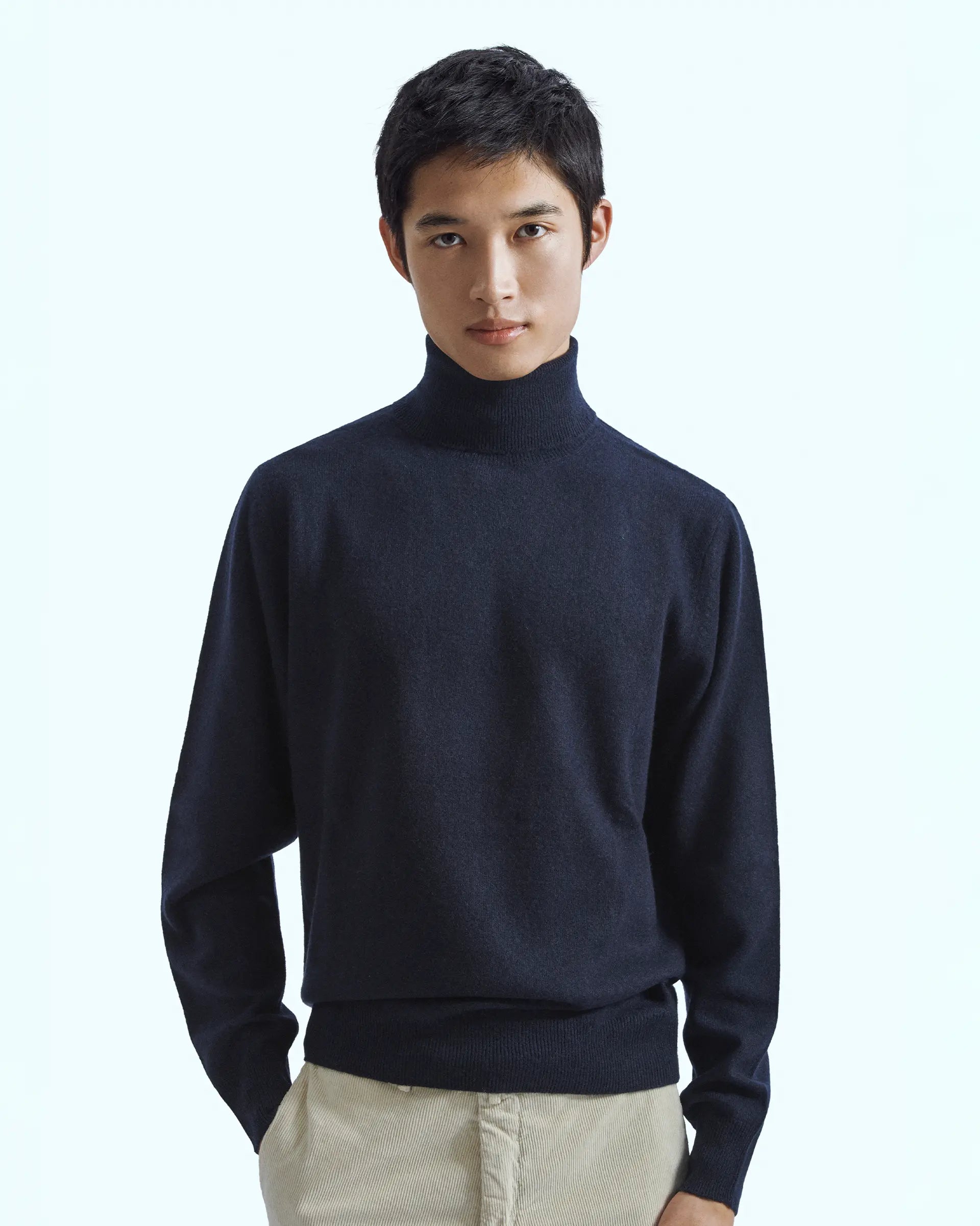 Blue turtleneck in pure cashmere