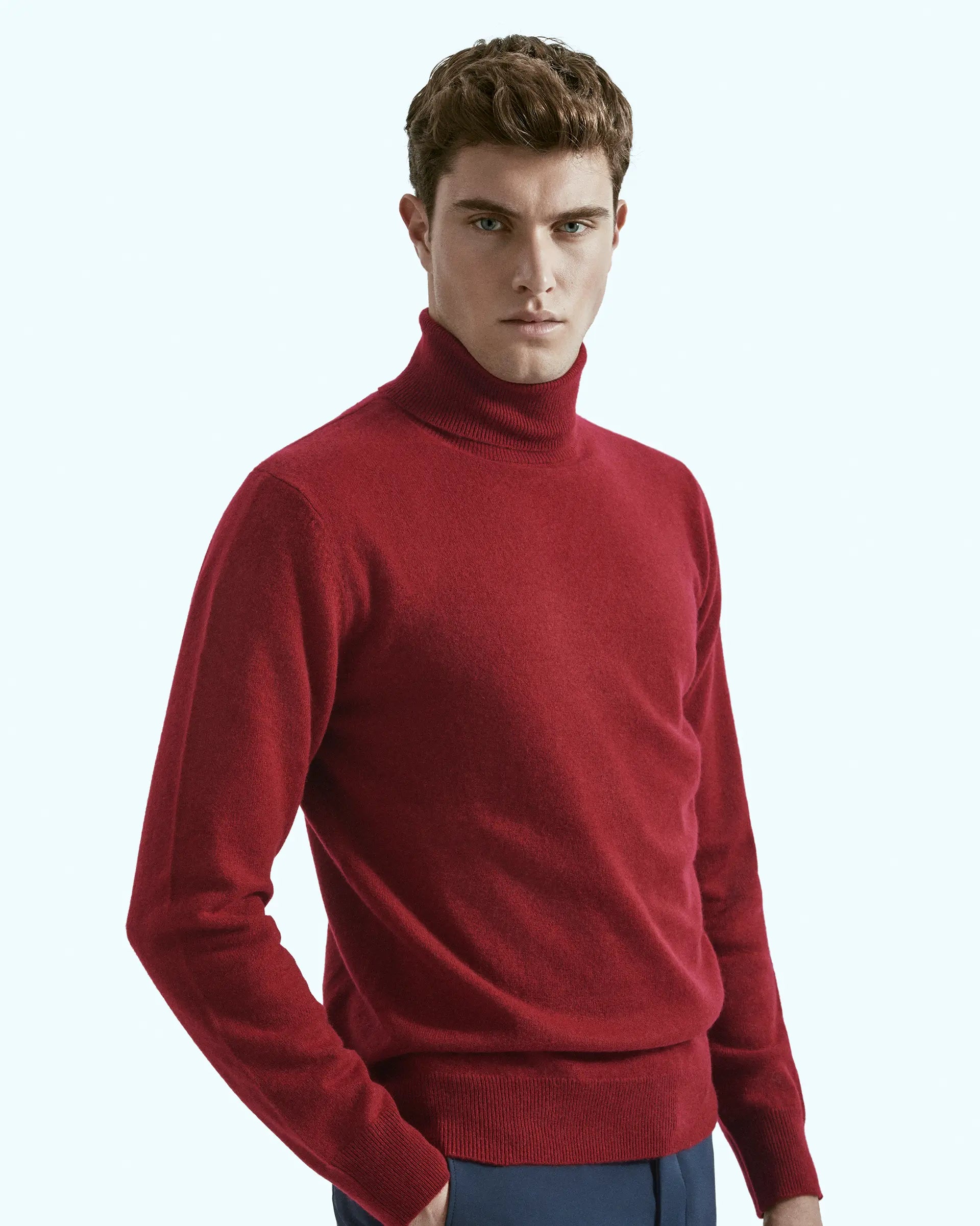 Burgundy turtleneck in pure cashmere