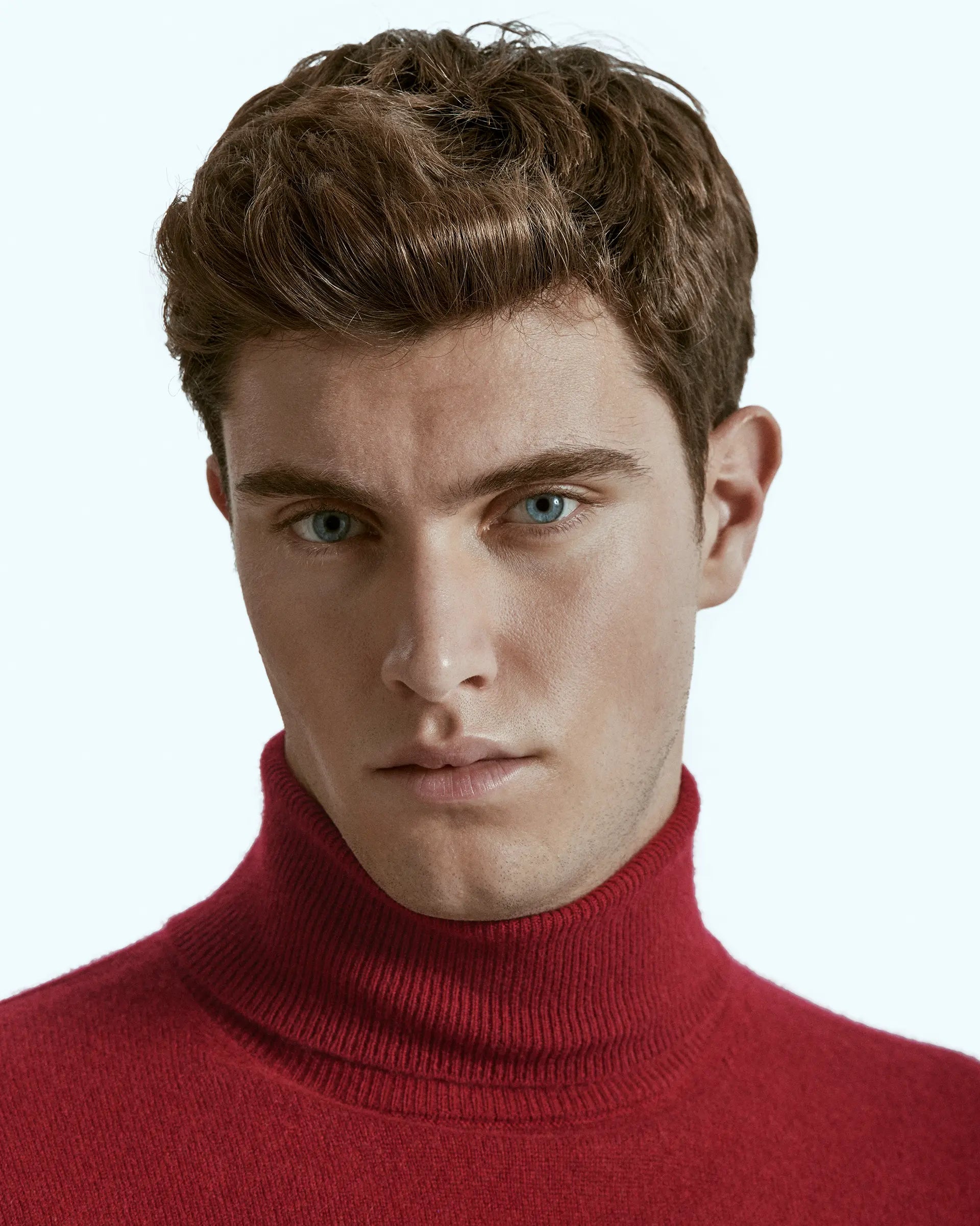 Burgundy turtleneck in pure cashmere