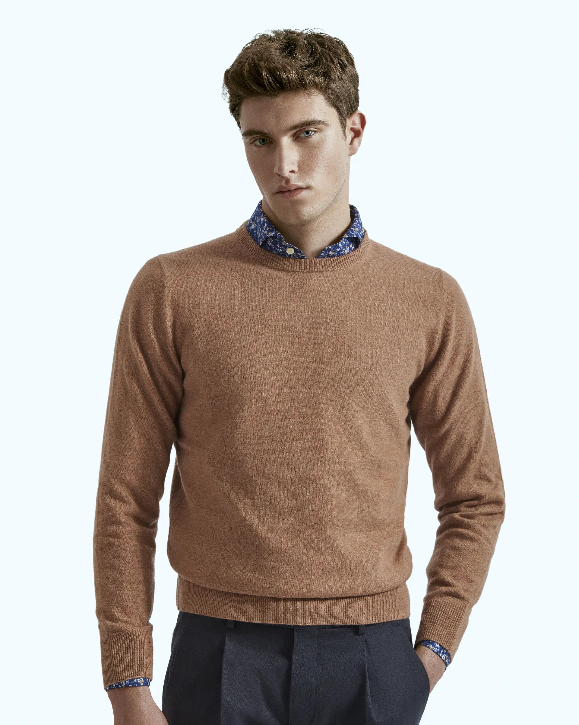 Camel crewneck in pure cashmere