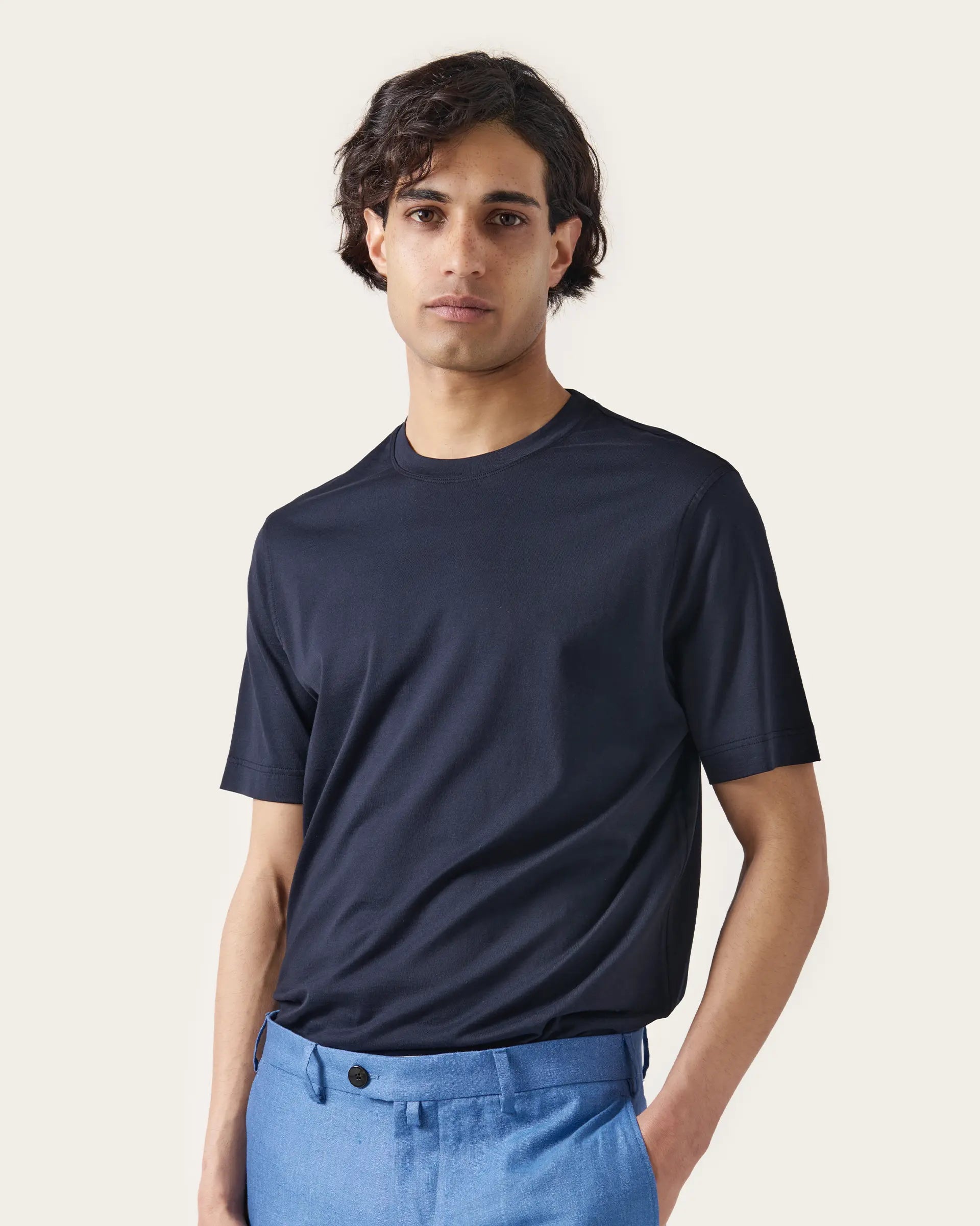 T-shirt girocollo blu in jersey di puro cotone