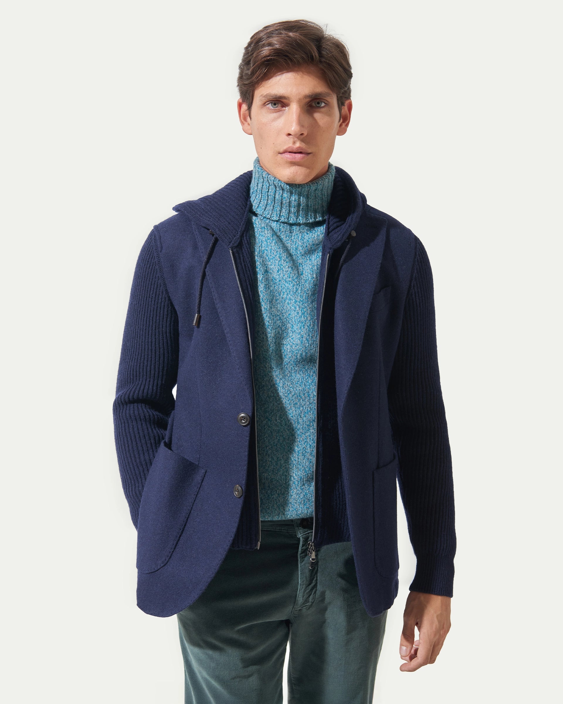 Giacca blu  in lana stretch con pettorina e cappuccio