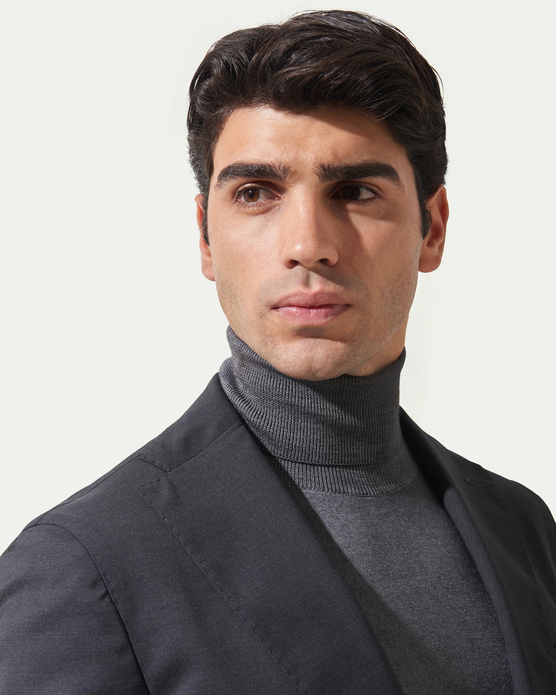 Abito solid grigio in lana stretch tessuto Reda Flexo