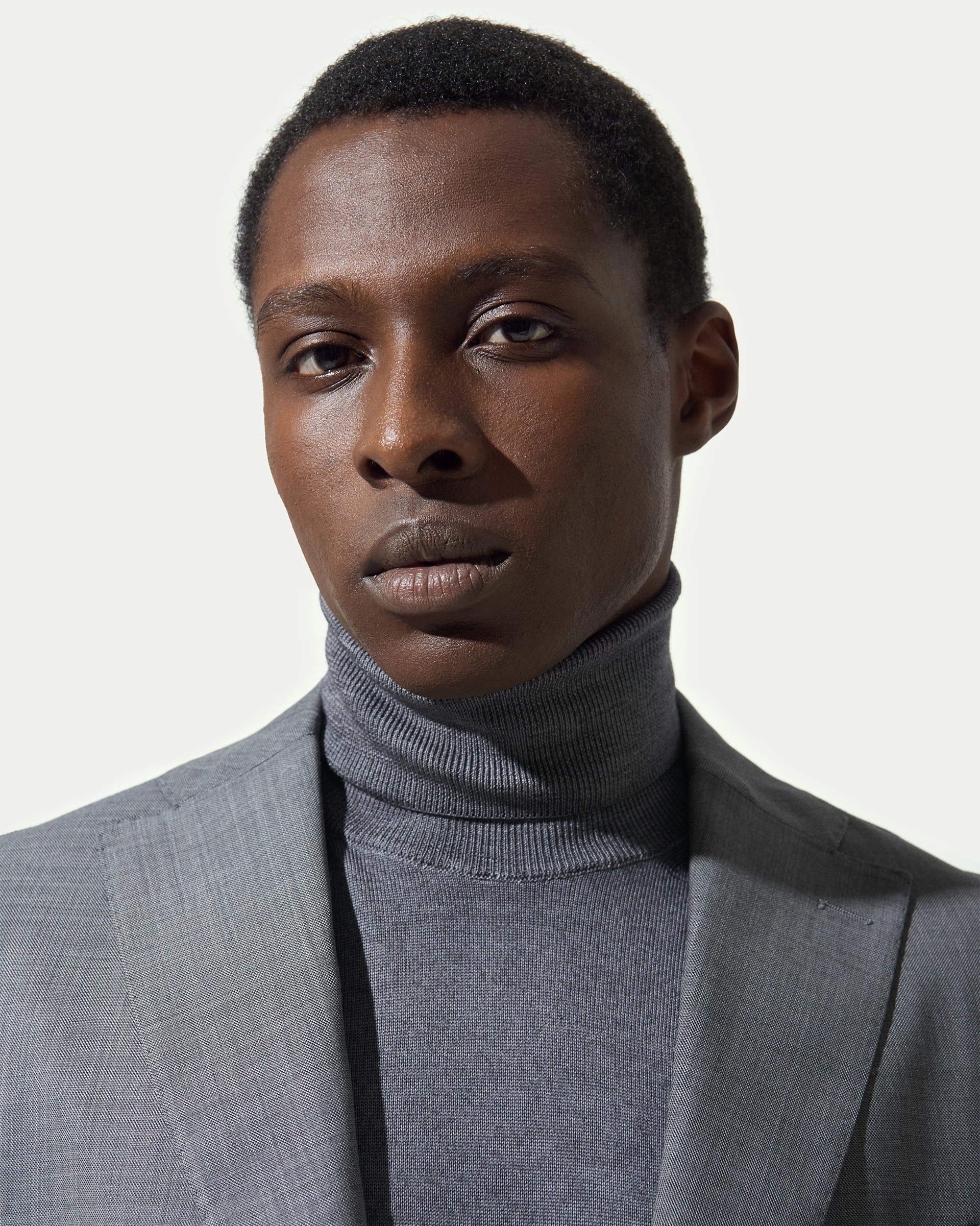 Abito grisaglia grigio in lana stretch tessuto Tollegno