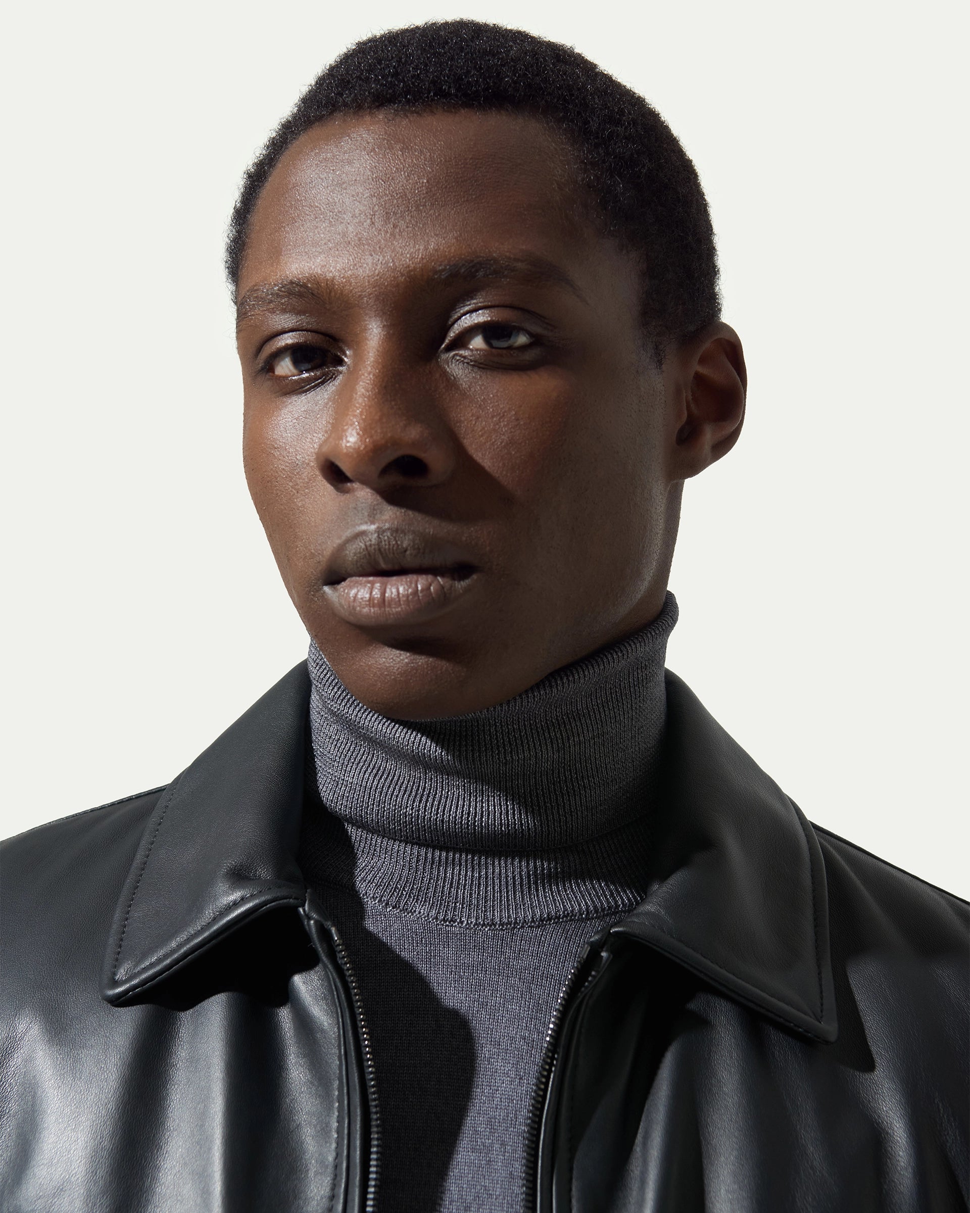 Bomber nero imbottito in vera pelle