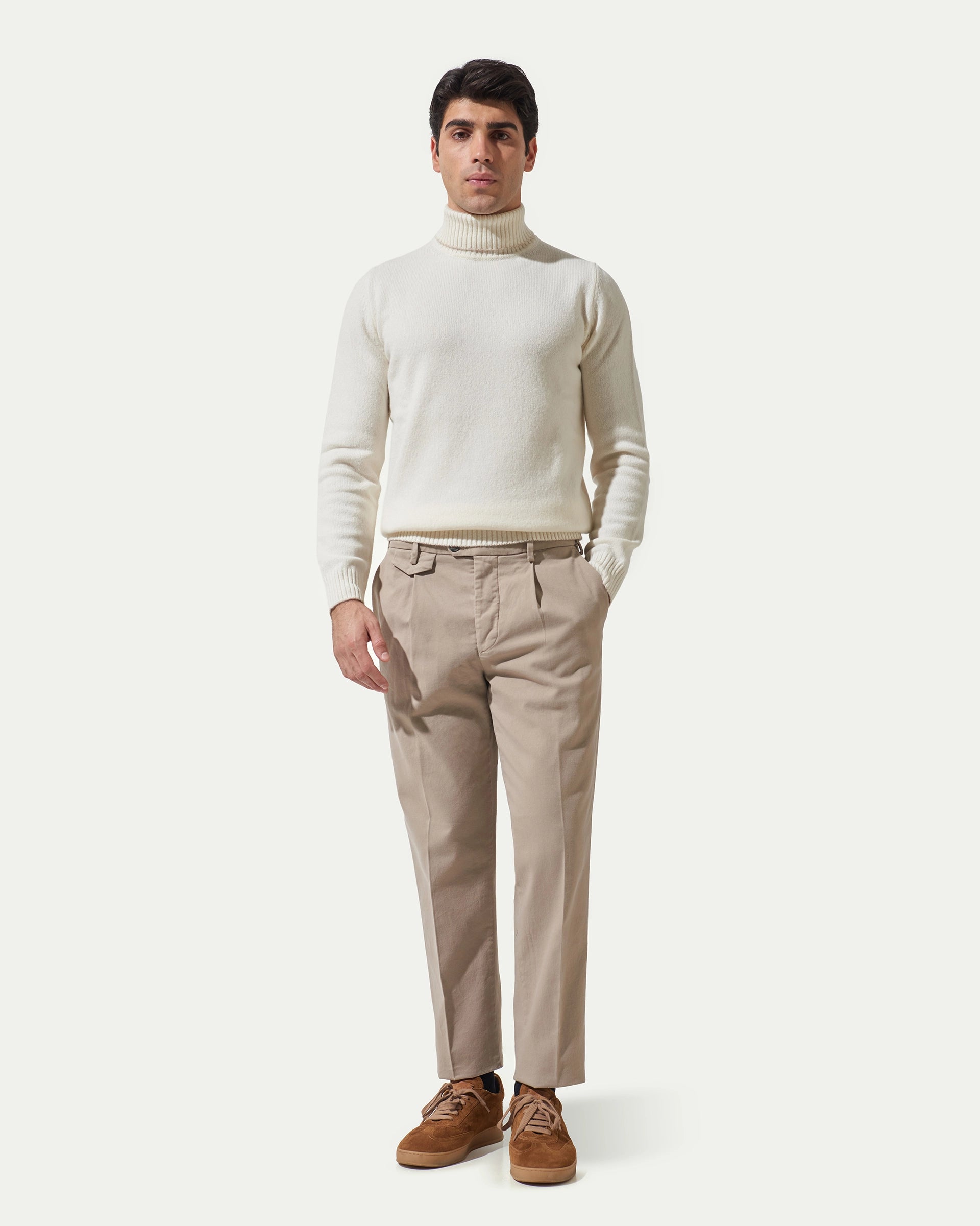 Brown Carrot trousers in stretch cotton with pleats and button placket