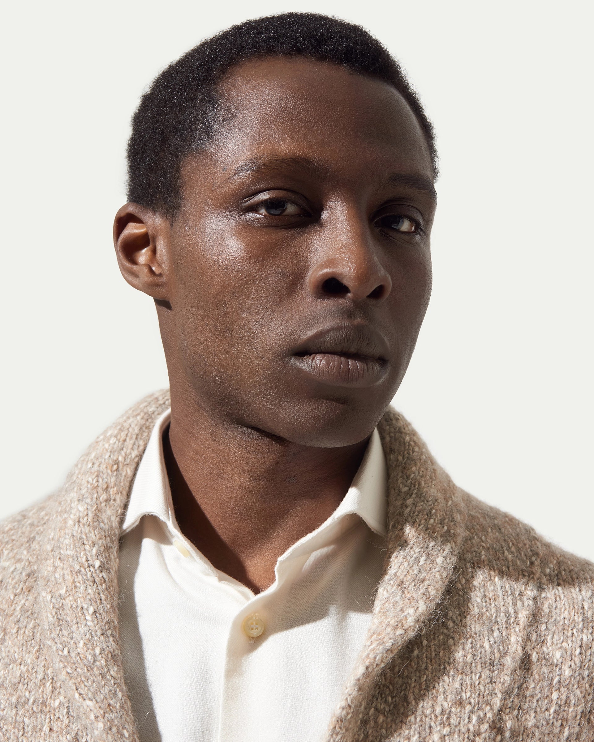 White crewneck with pocket in wool and cashmere, fineness 7