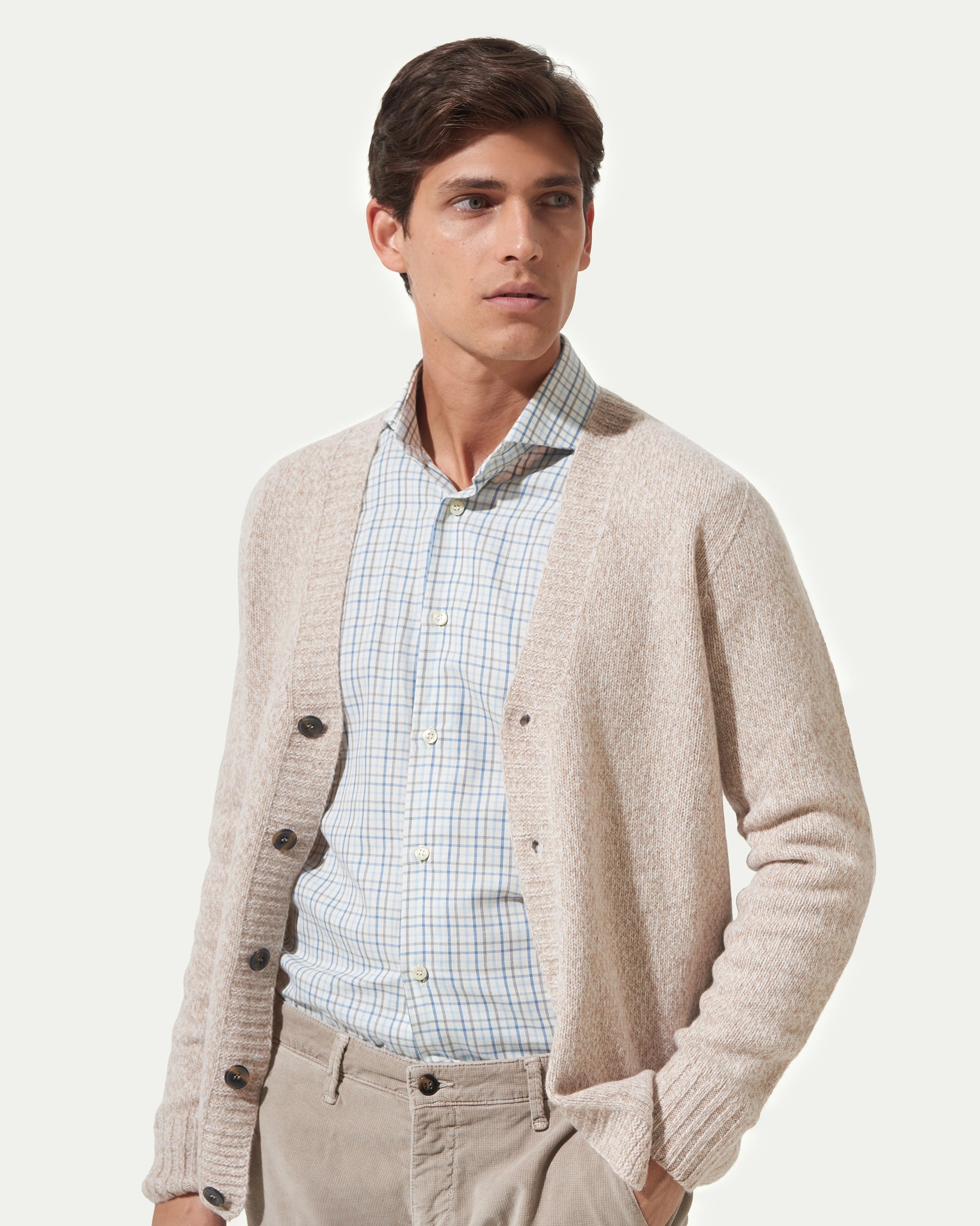 Cardigan beige in pura lana merinos mouline finezza 5