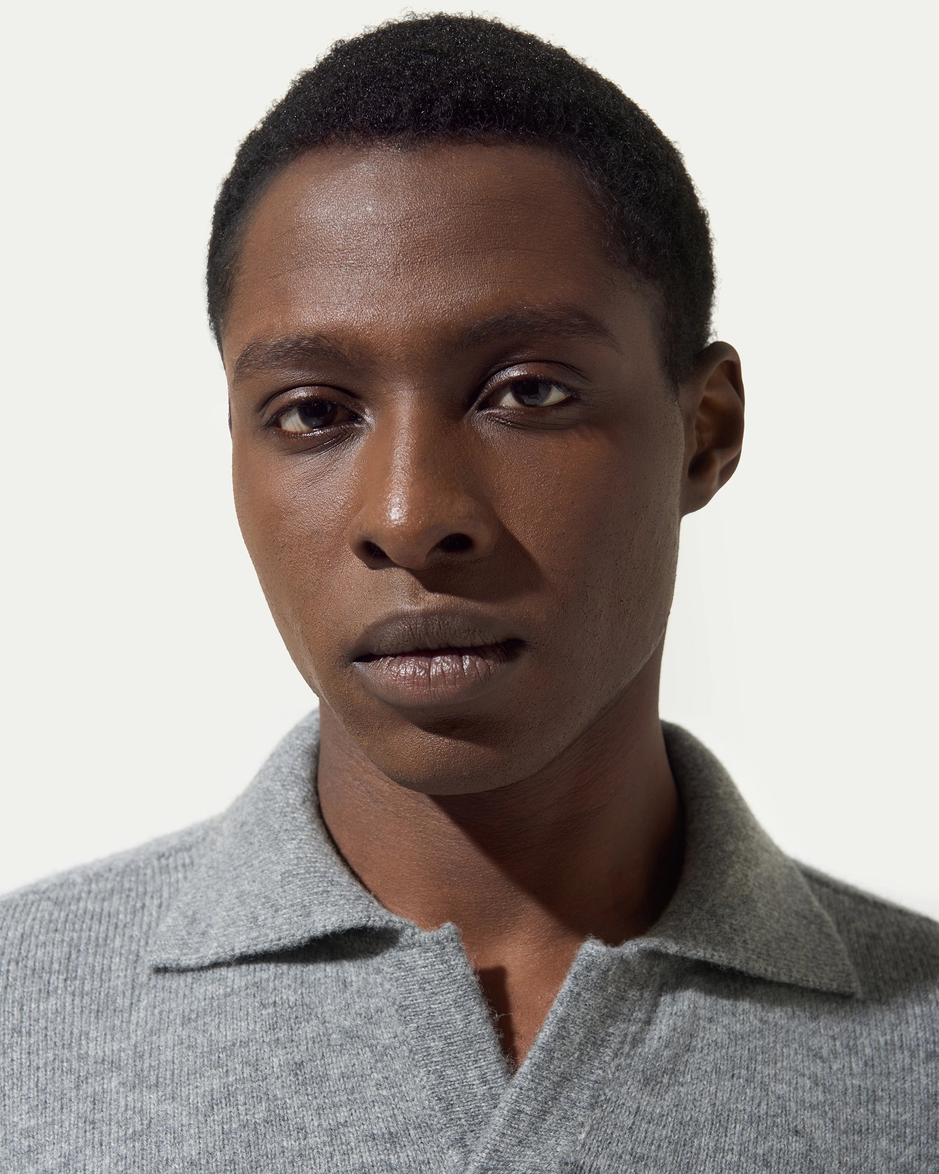 Polo senza bottoni grigio finezza 7 in pura lana merinos extrafine