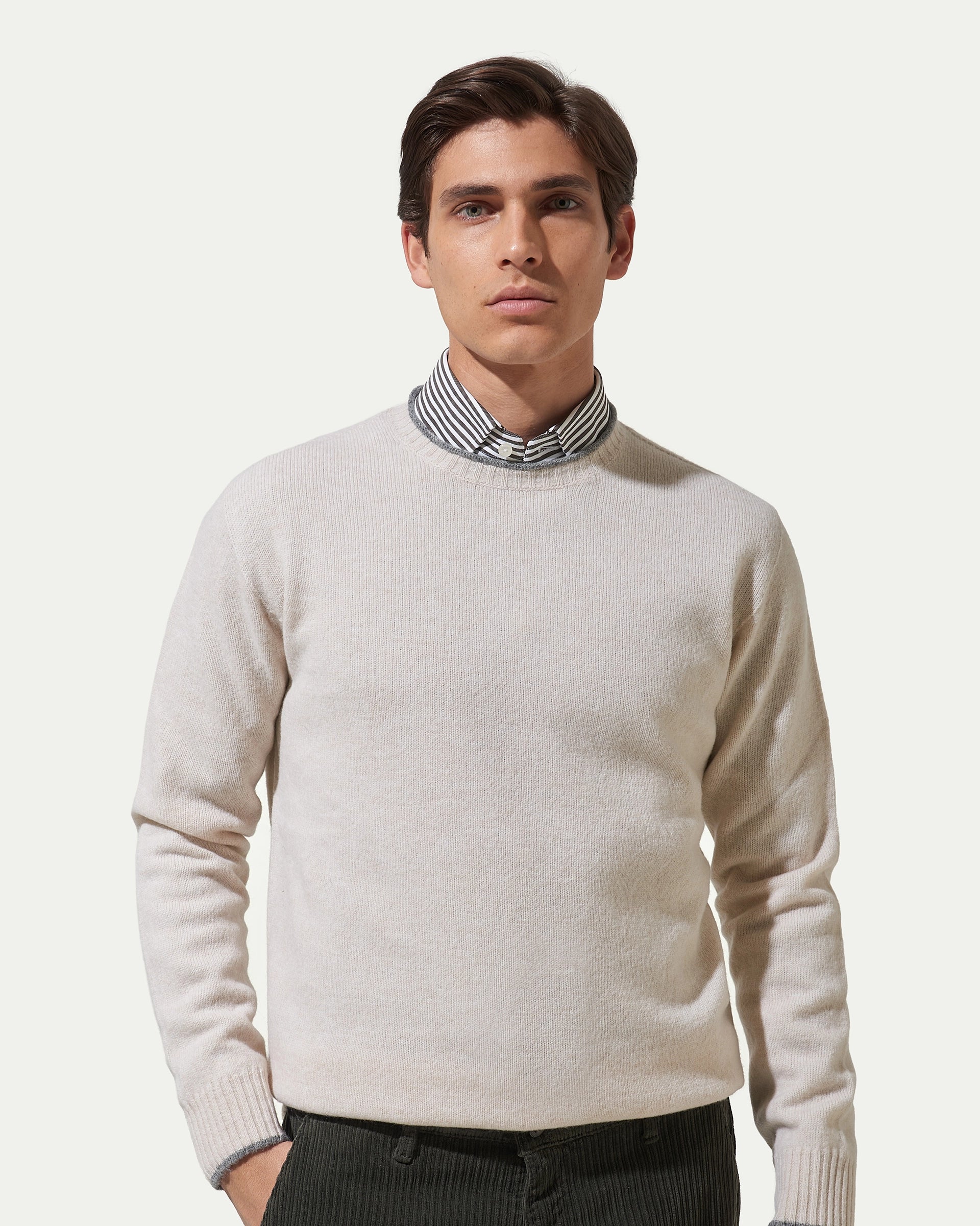 Cream crew neck with 7 gauge pure extrafine merino wool trim