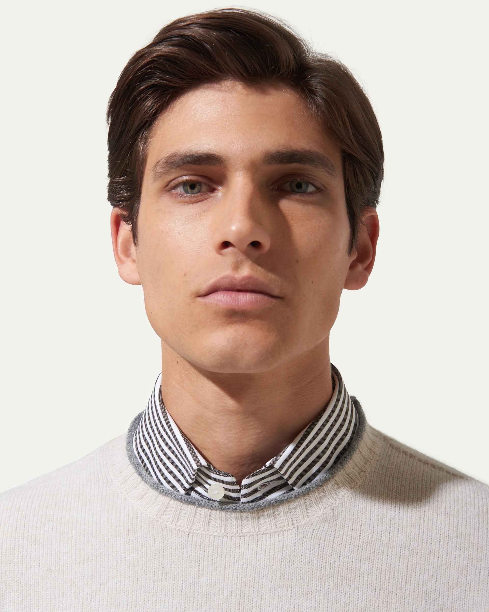 Cream crew neck with 7 gauge pure extrafine merino wool trim