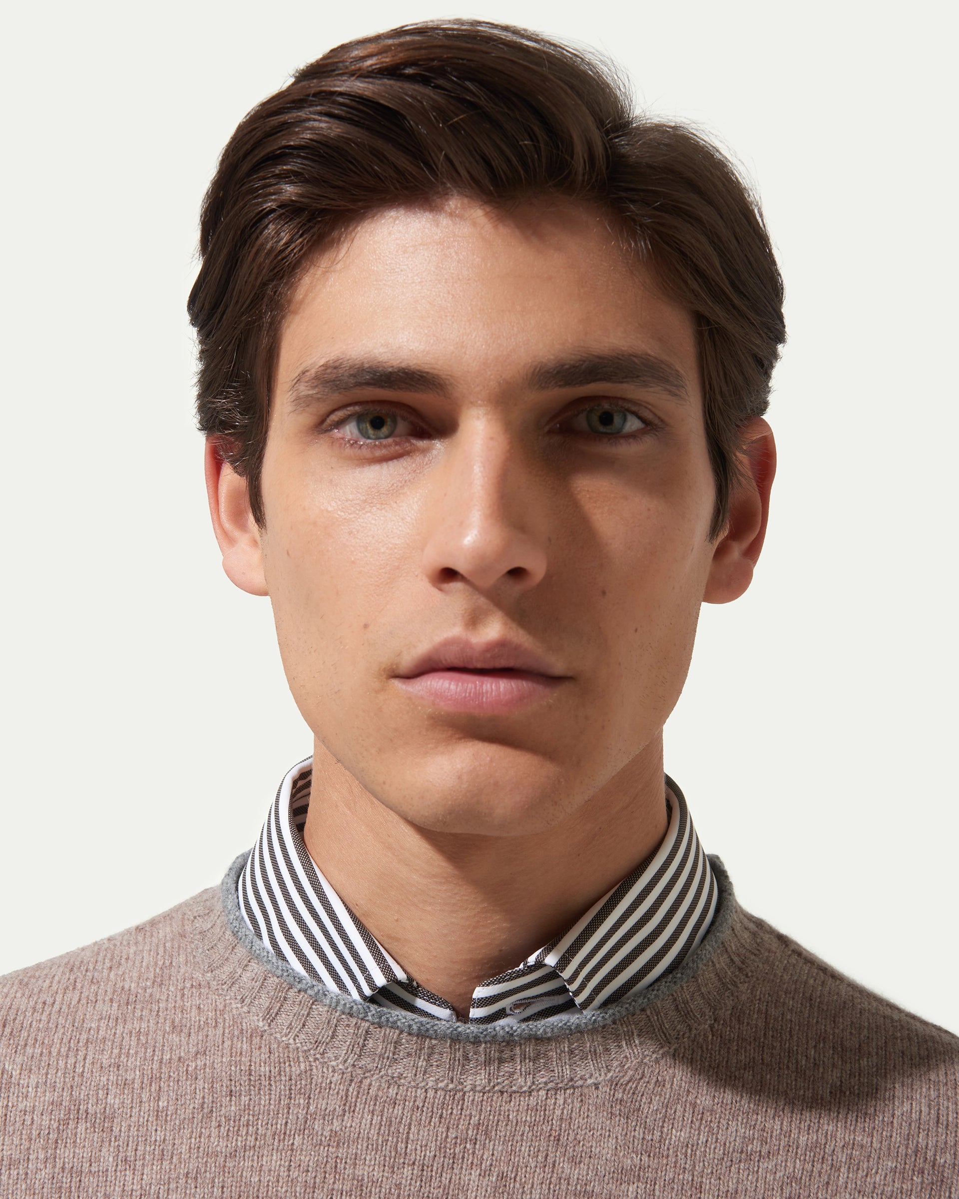 Girocollo profilato beige finezza 7 in pura lana merinos extrafine