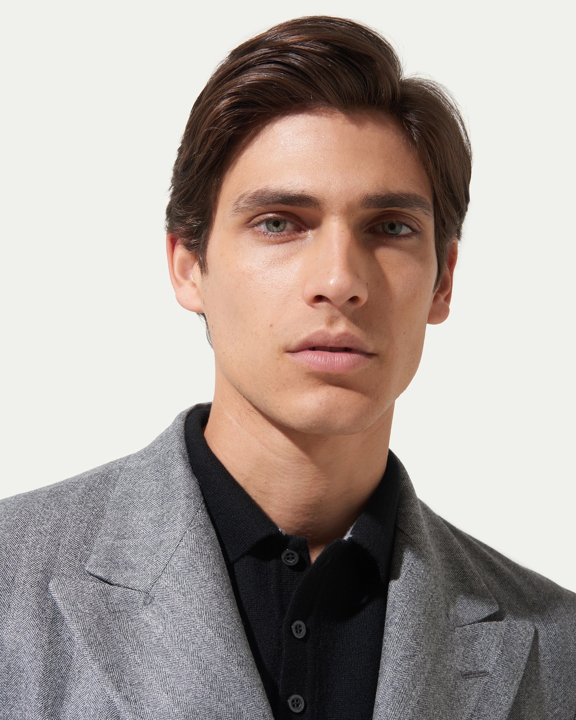 Giacca doppiopetto grigio in misto lana e cashmere tessuto Loro Piana