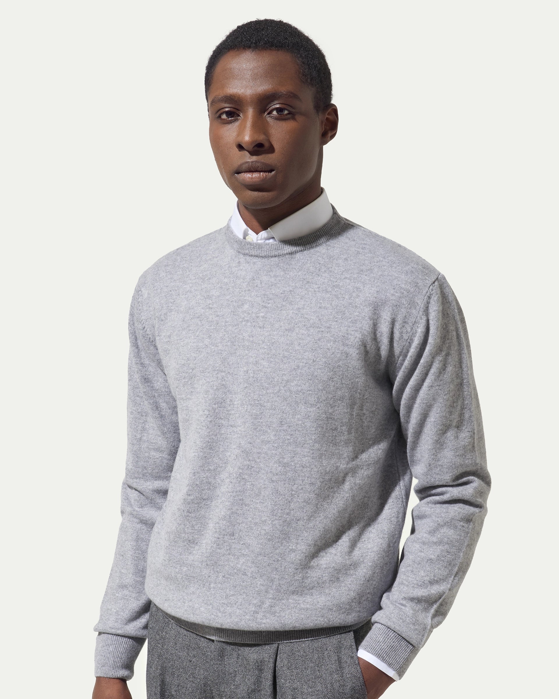 Girocollo grigio in puro cashmere rasato finezza 12