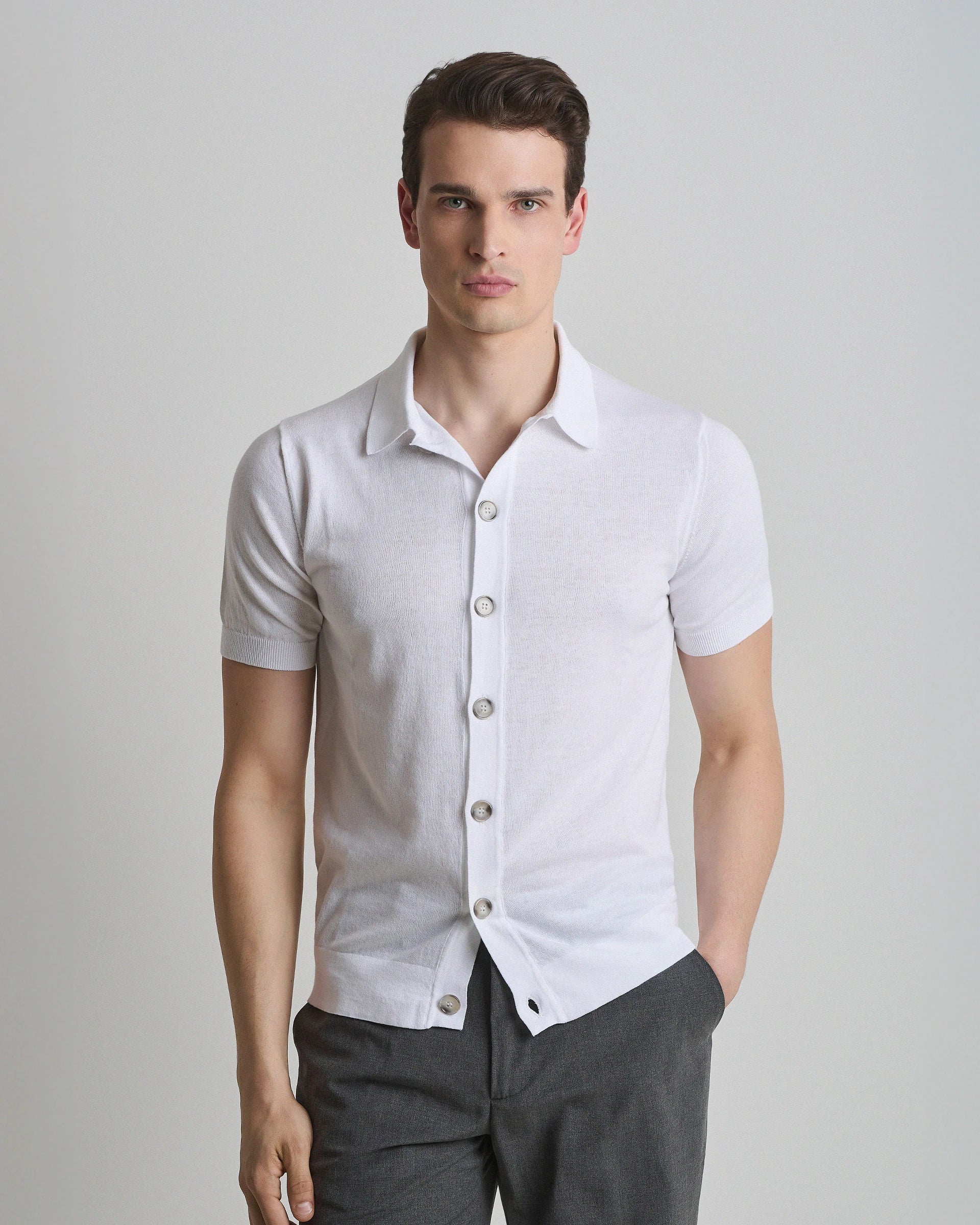 Short-sleeved white shirt jacket in pure cotton crepe