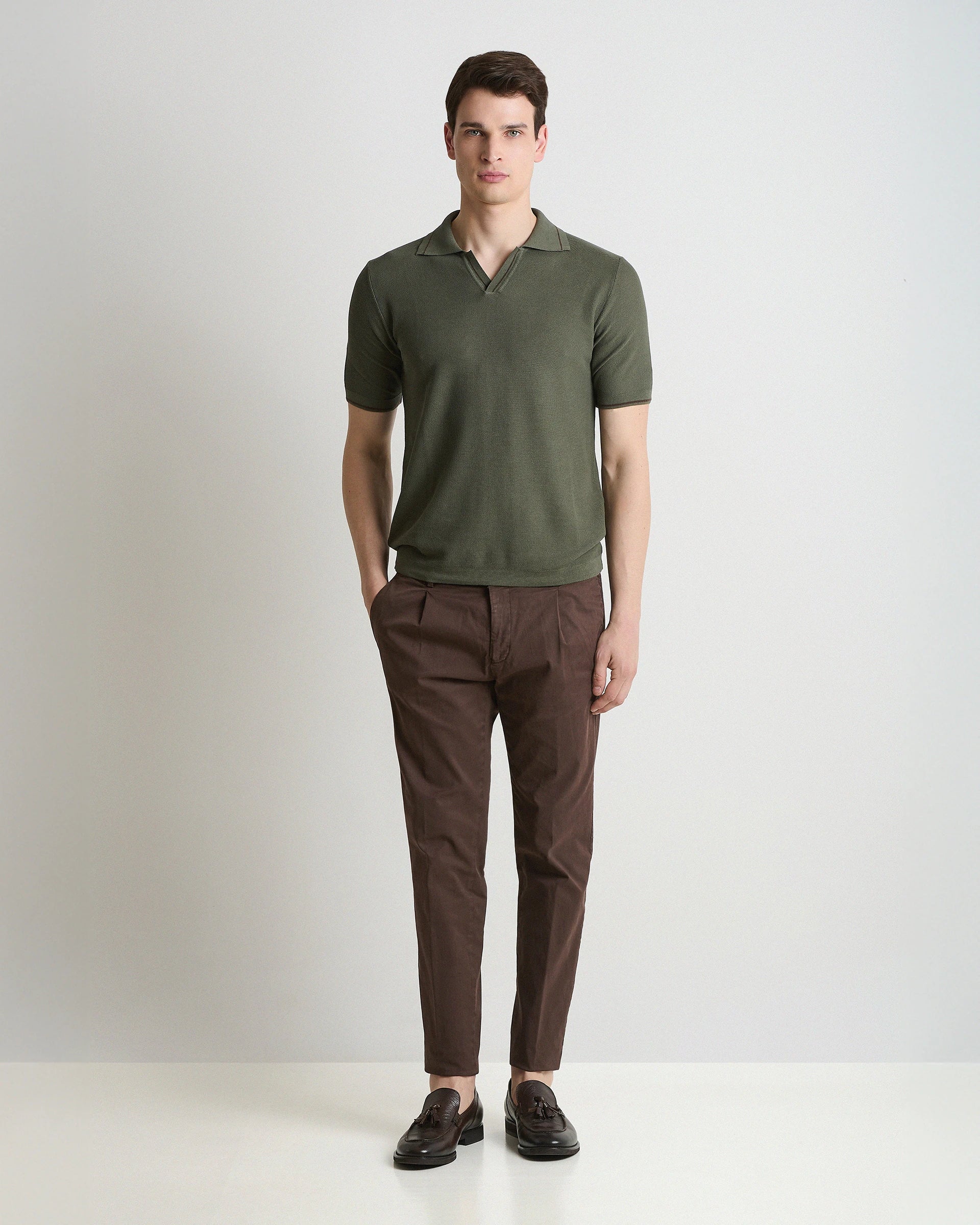 Pantalone in cotone e tencel stretch marrone tinto in capo