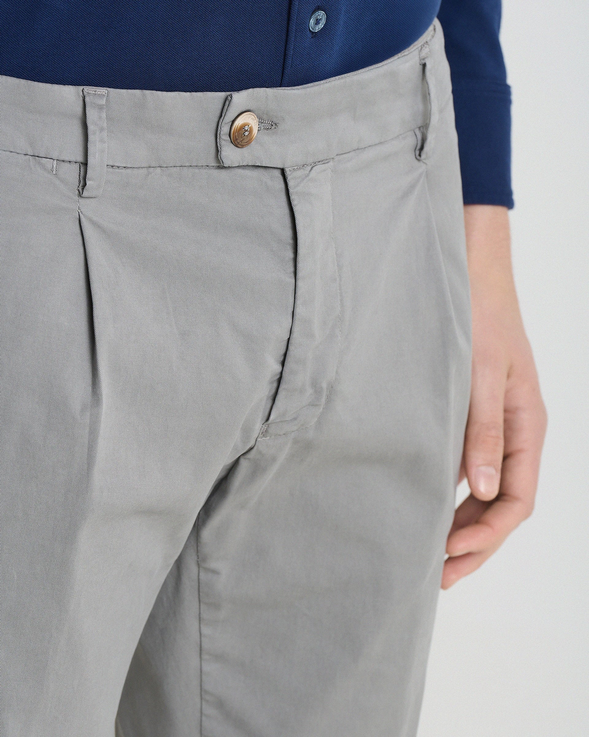 Pantalone in cotone e tencel stretch grigio tinto in capo