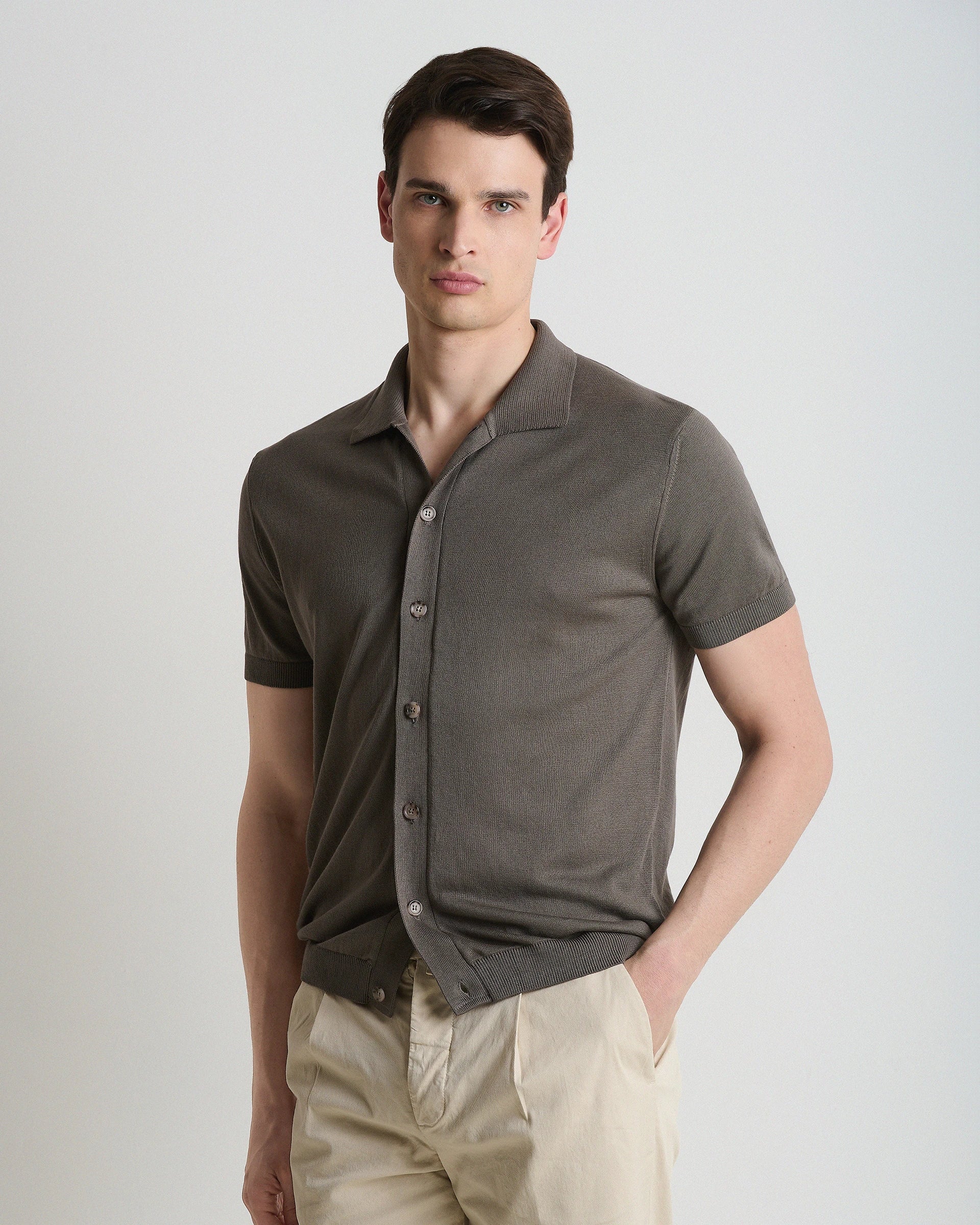 Camicia 7 bottoni manica corta fango in puro cotone