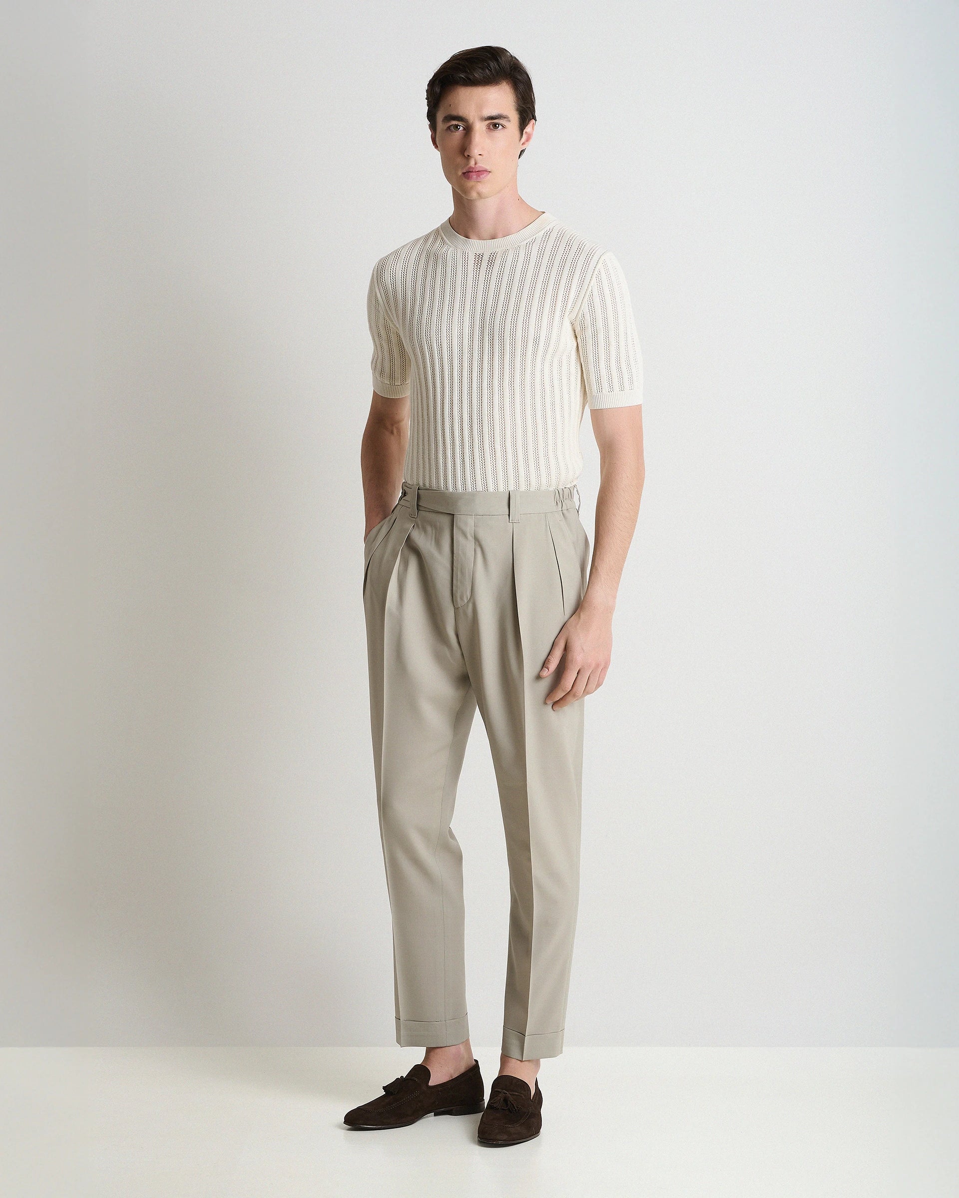 Tailored trousers in pure wool with pleats and elasticated waistband