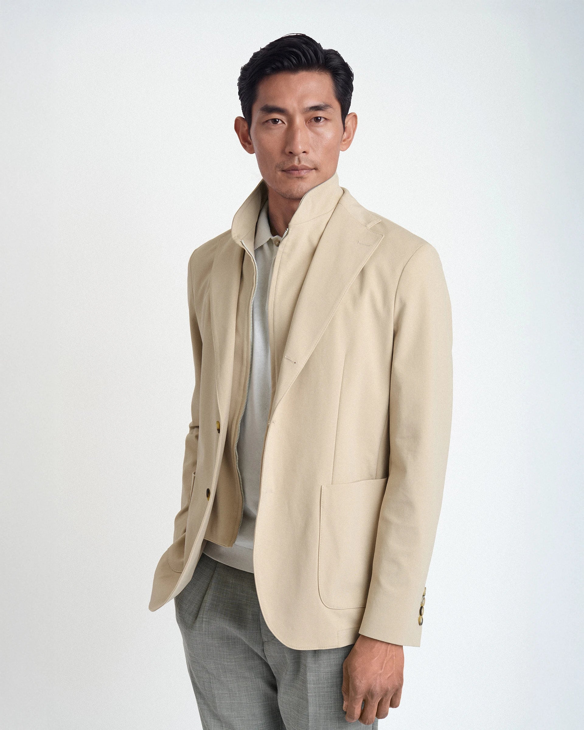 Giacca Beige con Pettorina Staccabile in Cotone Stretch Performante