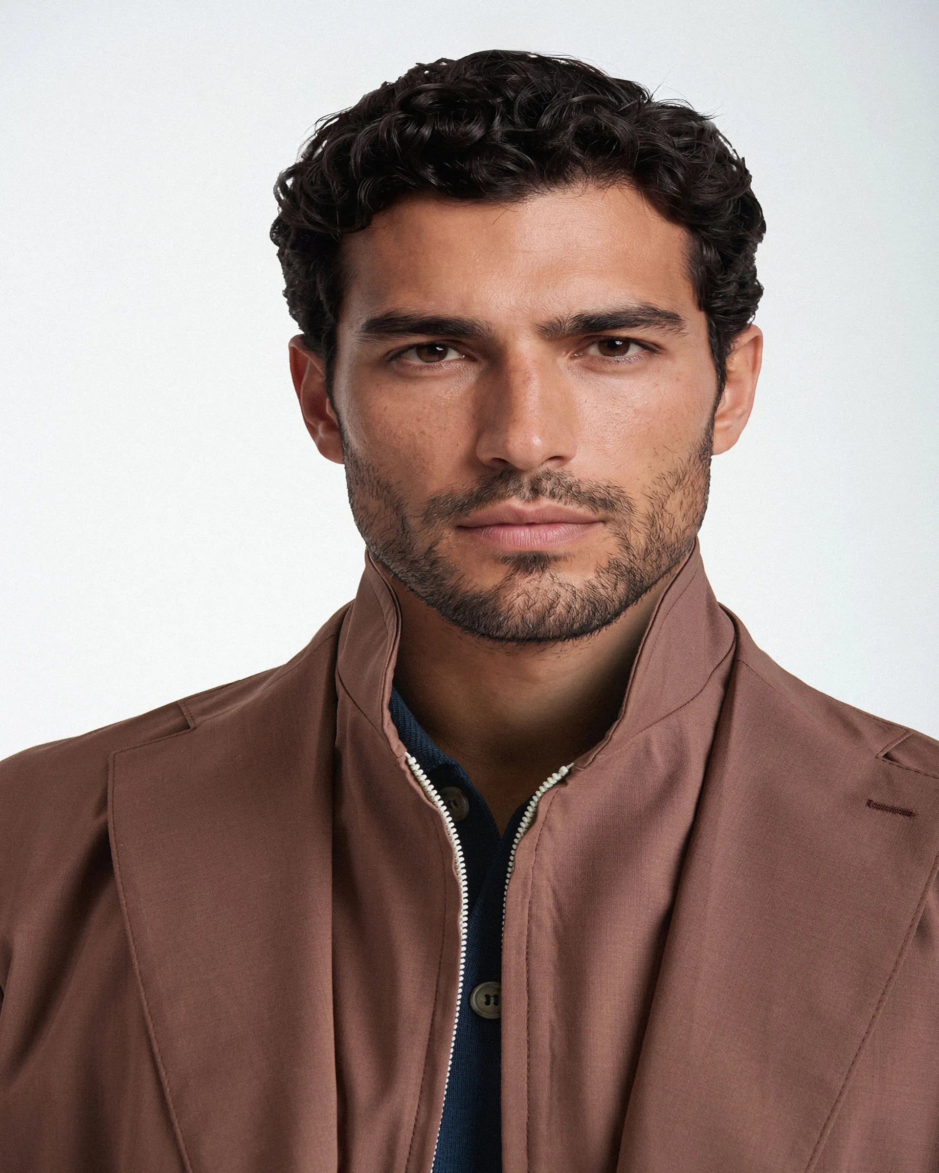 Giacca Marrone con Pettorina Staccabile in Cotone Stretch Performante