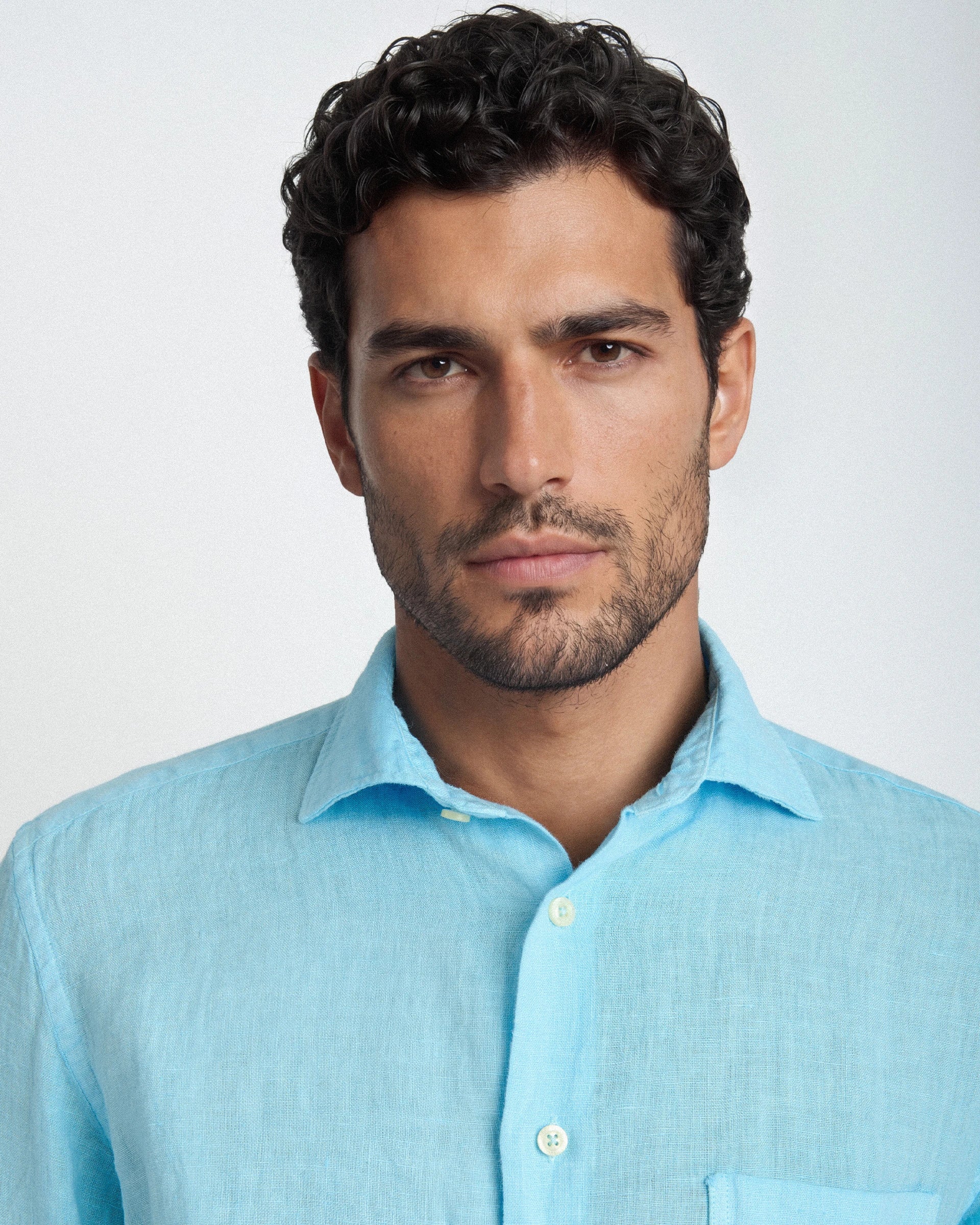 Camicia celeste in puro lino tinto in capo confort fit
