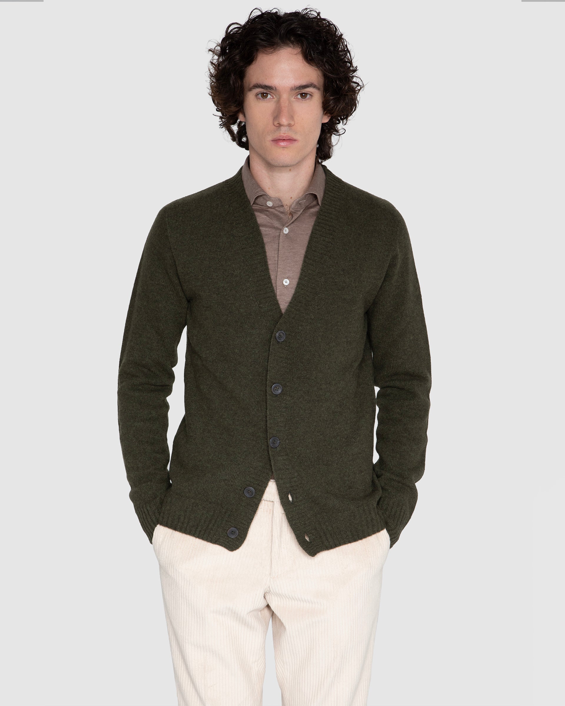 Cardigan Collo V  Verde in pura lana finezza 7