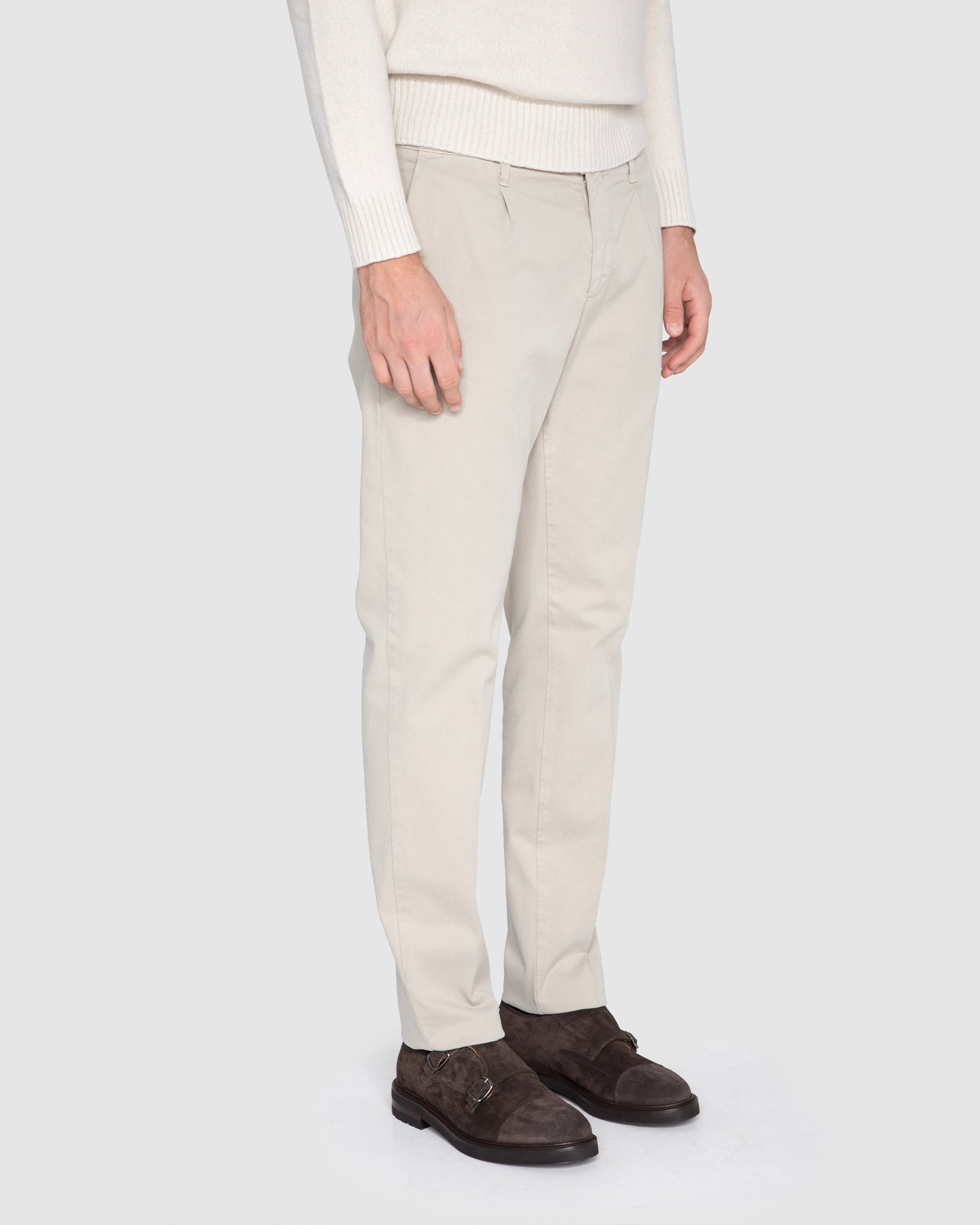 Pantalone Chino Canvas in Cotone Stretch Tinto in Capo con Pinces 