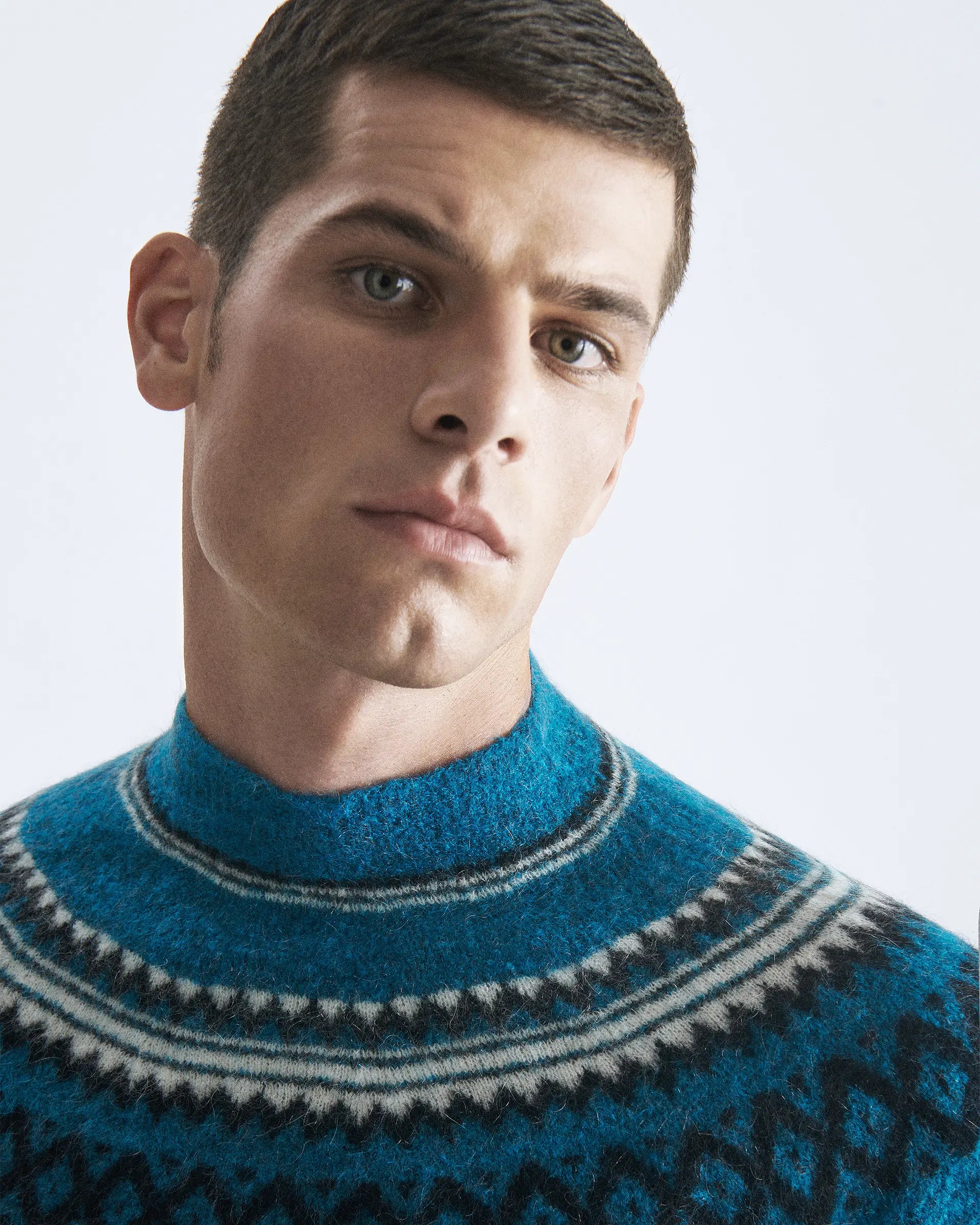 Blue patterned crewneck in wool and mohair, gauge 7