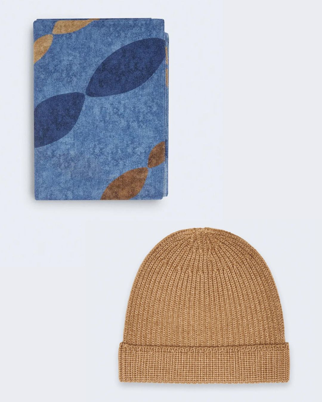 Cappello e sciarpa in lana
